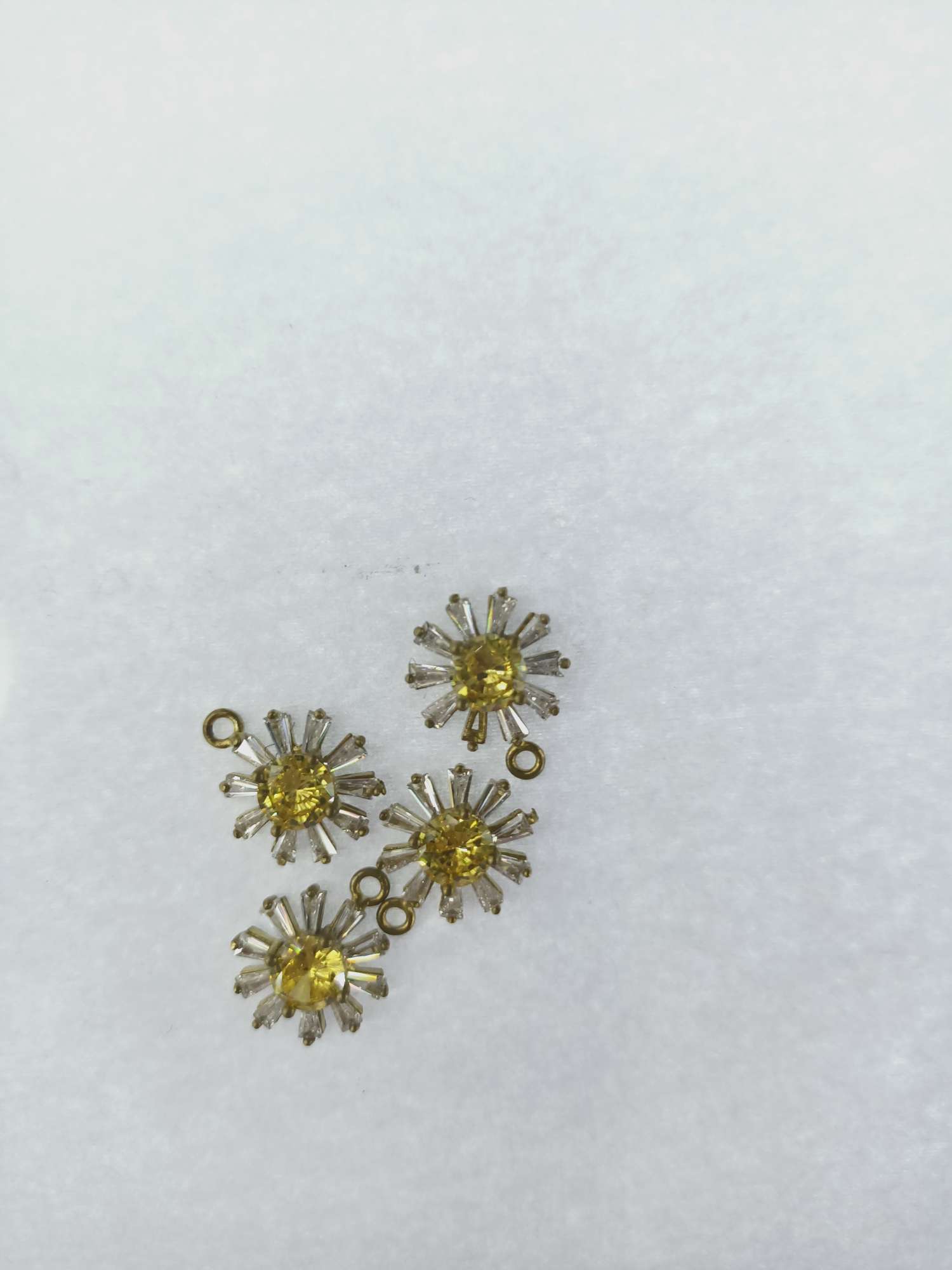 Golden chrysanthemum thumbnail