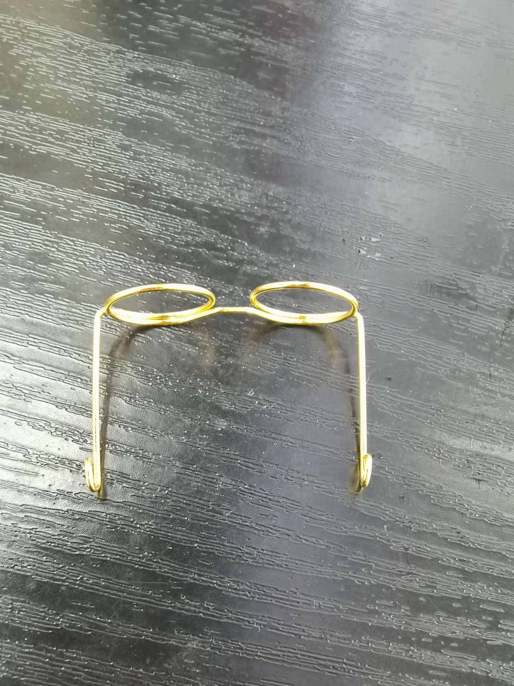 Wire glasses details Picture