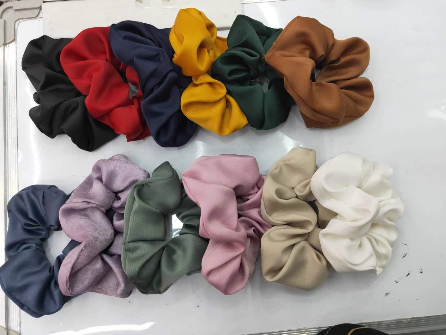Hair circle large colon retro French satin simplicity temperament web celebrity ins thick ponytail hair rope women hair rope flower thumbnail