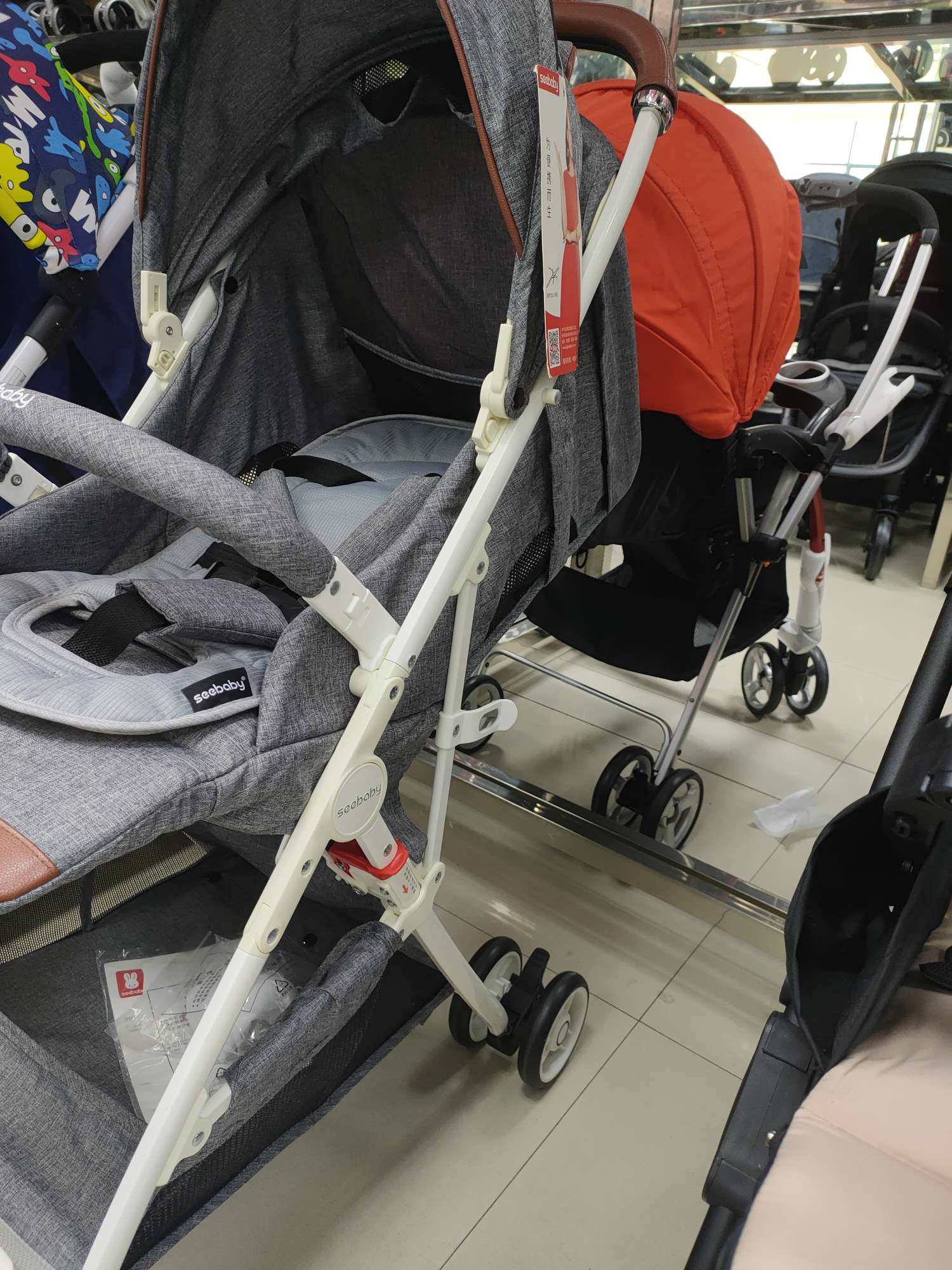 高档便携婴儿小推车产品图