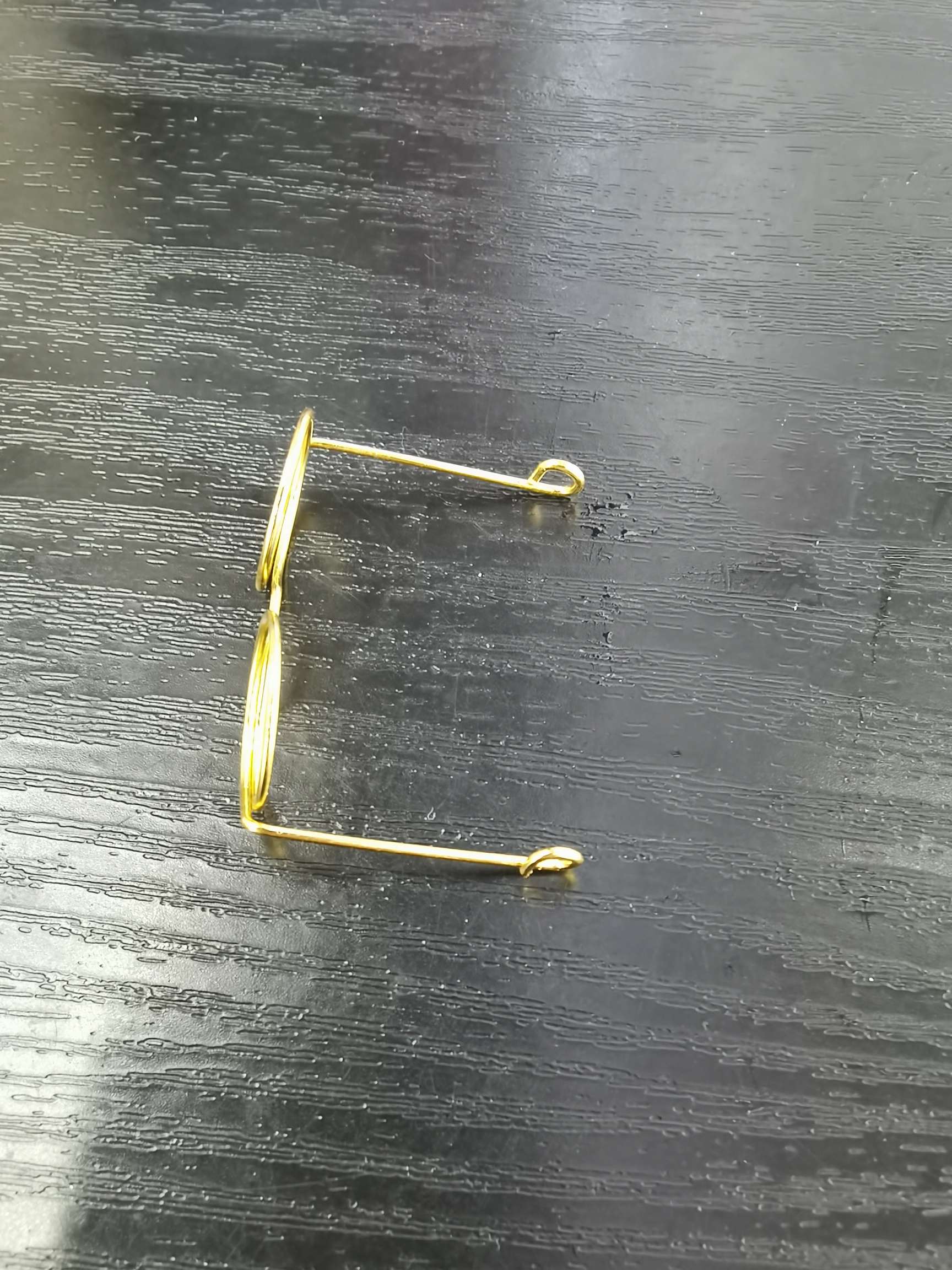 Wire glasses Application Scenario