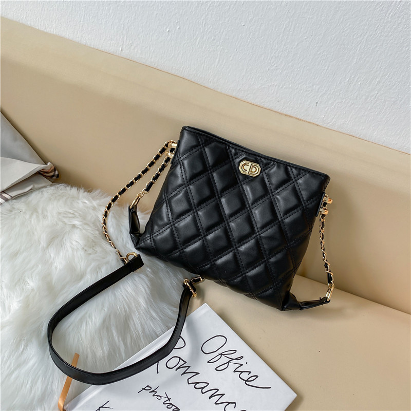 Fashion trend single shoulder small bag female Korean version of a chain cross-body small square bag girl western style satchel wholesale thumbnail