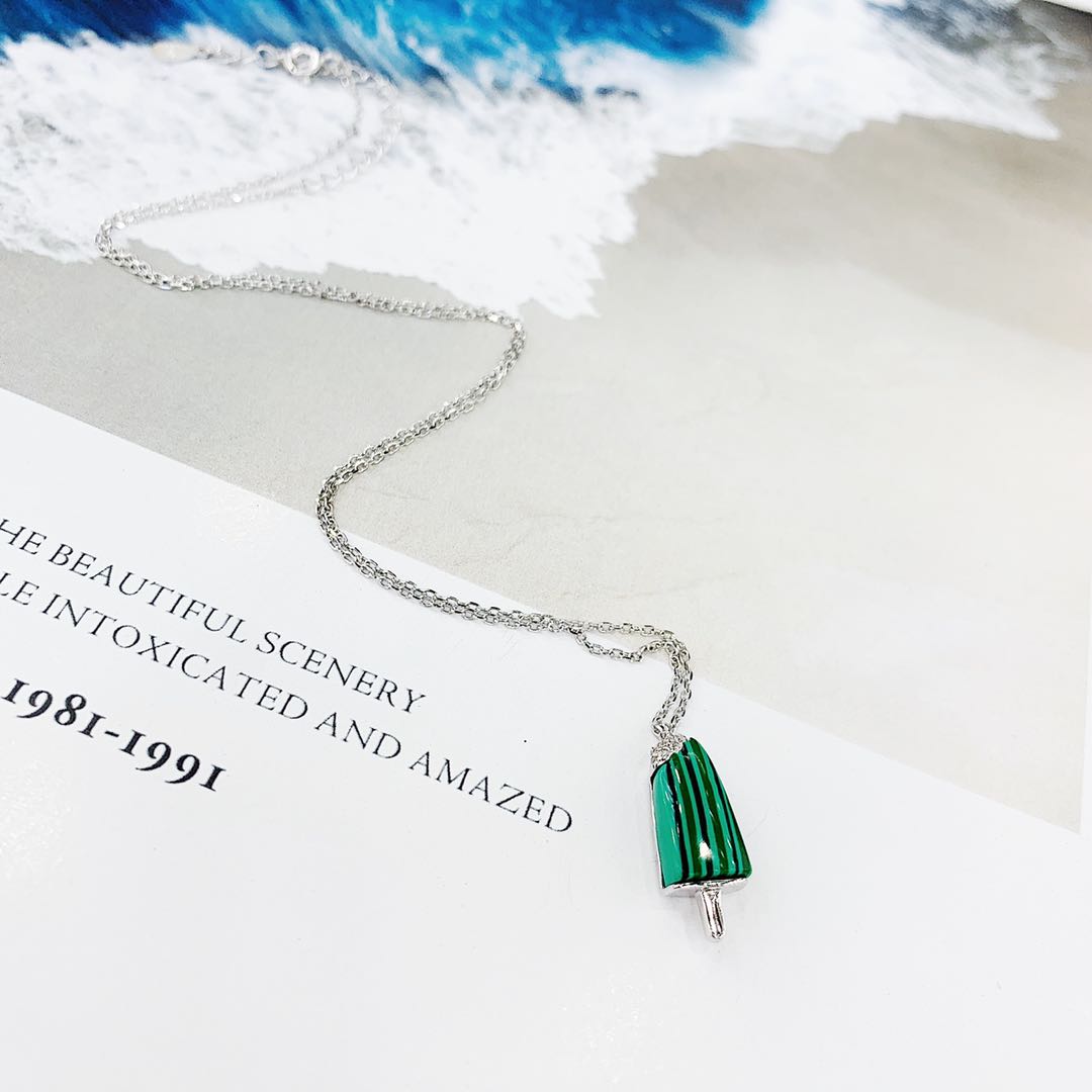 The s925 silver ice cream pendant necklace is made of white mother-of-pearl and malachite, which does not fade or cause allergies Application Scenario