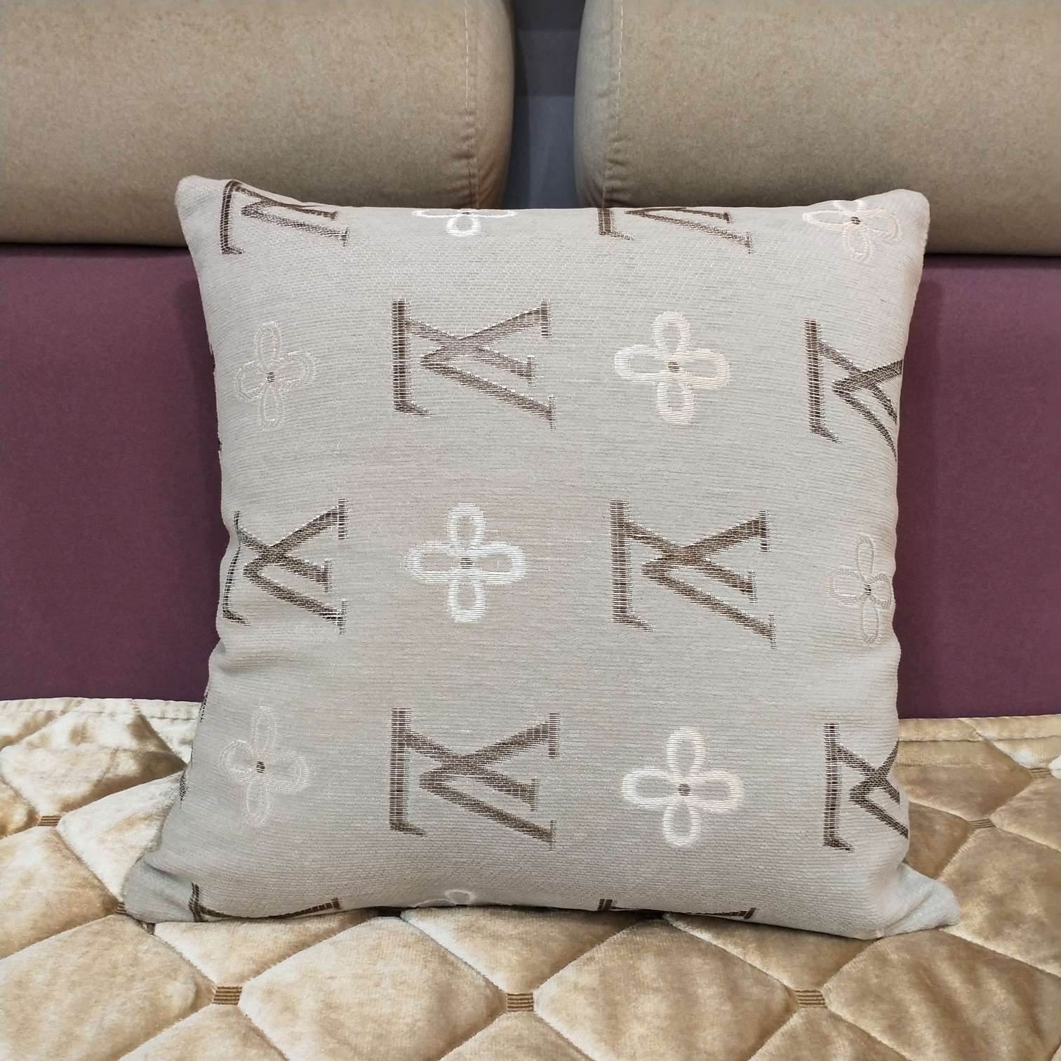 Geometric, simple and modern sofa backrest, car throw pillow, office cushion Item Picture