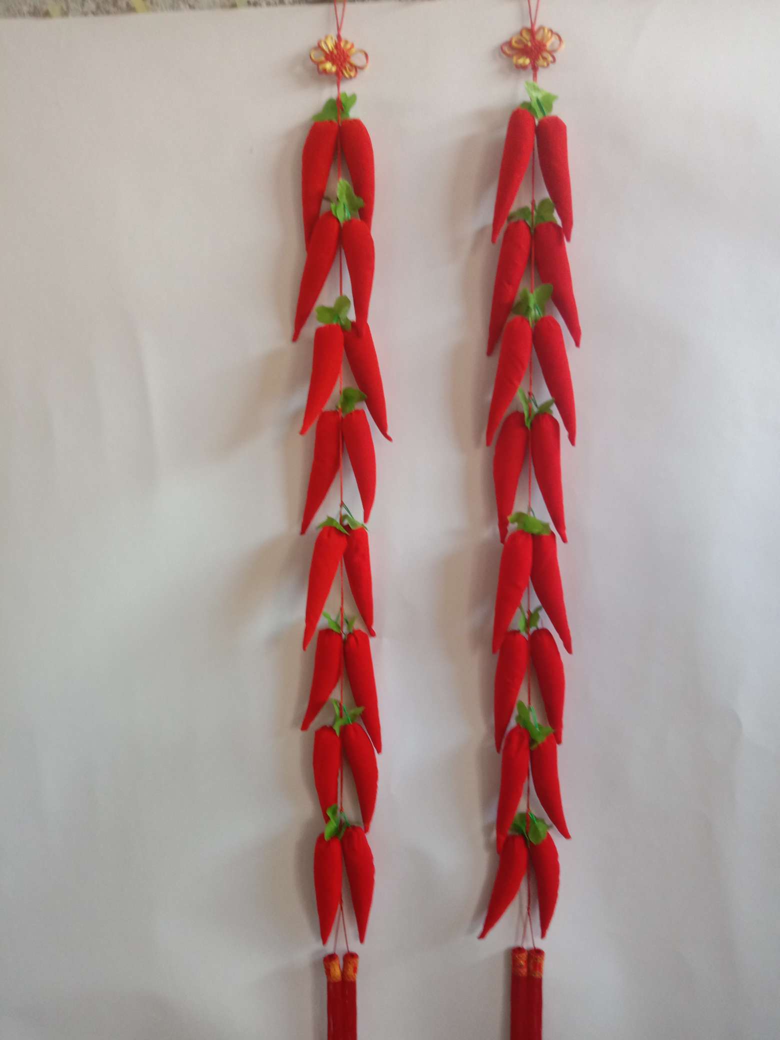 New style wholesale of all red chili skewers from Yiwu. Festive, wedding and festival supplies. Factory direct sales. Customized according to samples. Moving into a new home