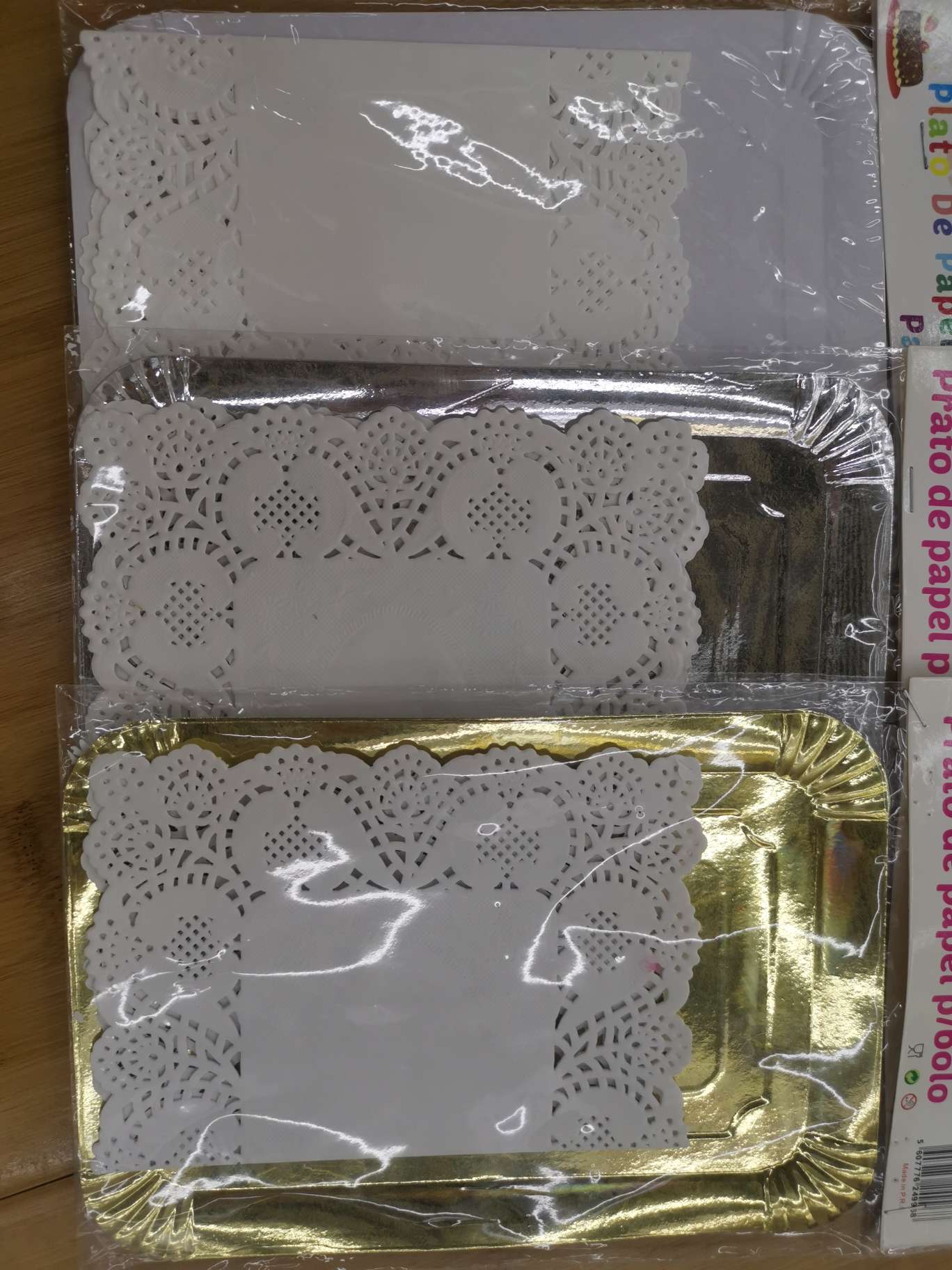 Disposable paper plate and matching placemat thumbnail