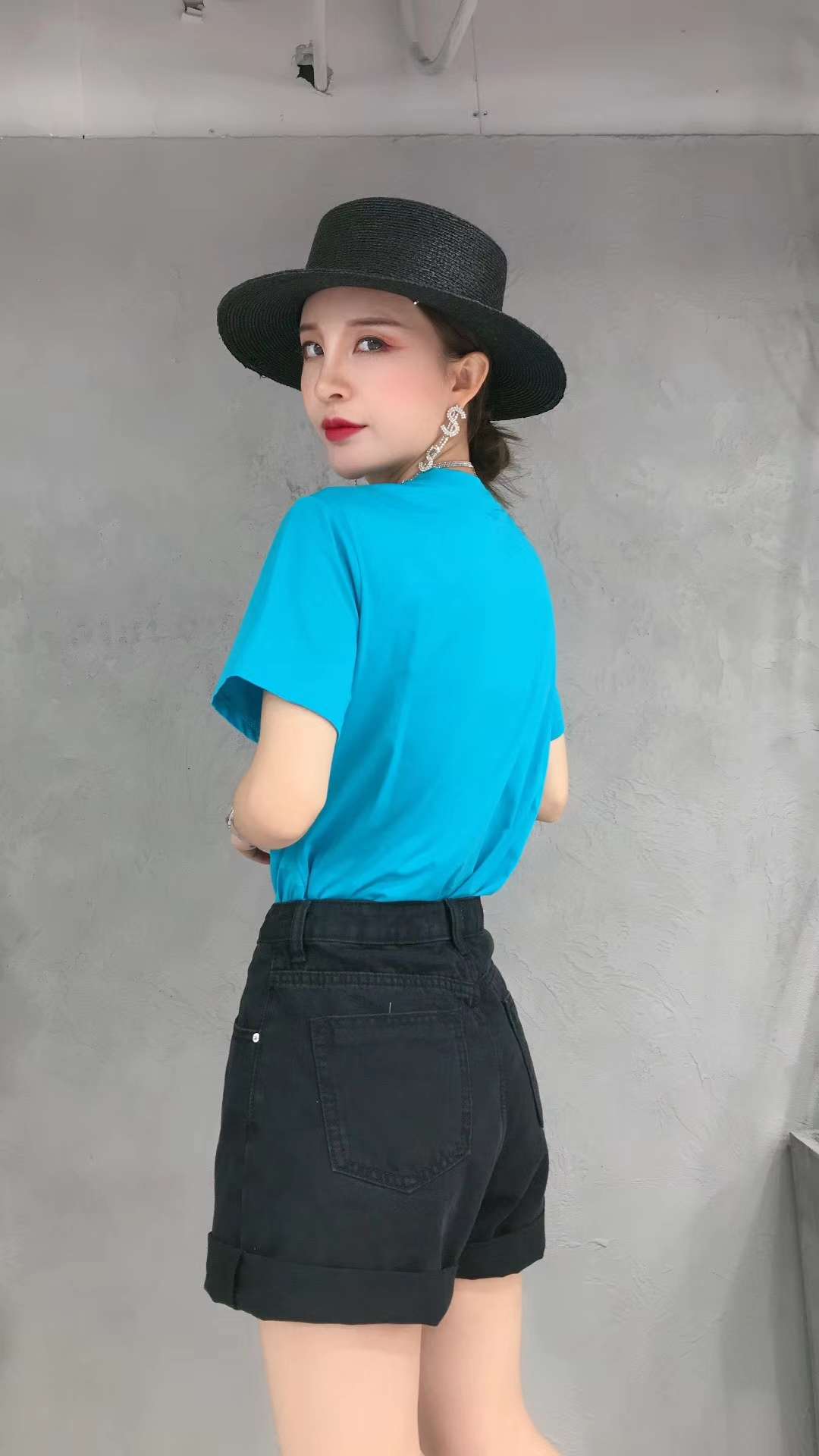 Summer T details Picture