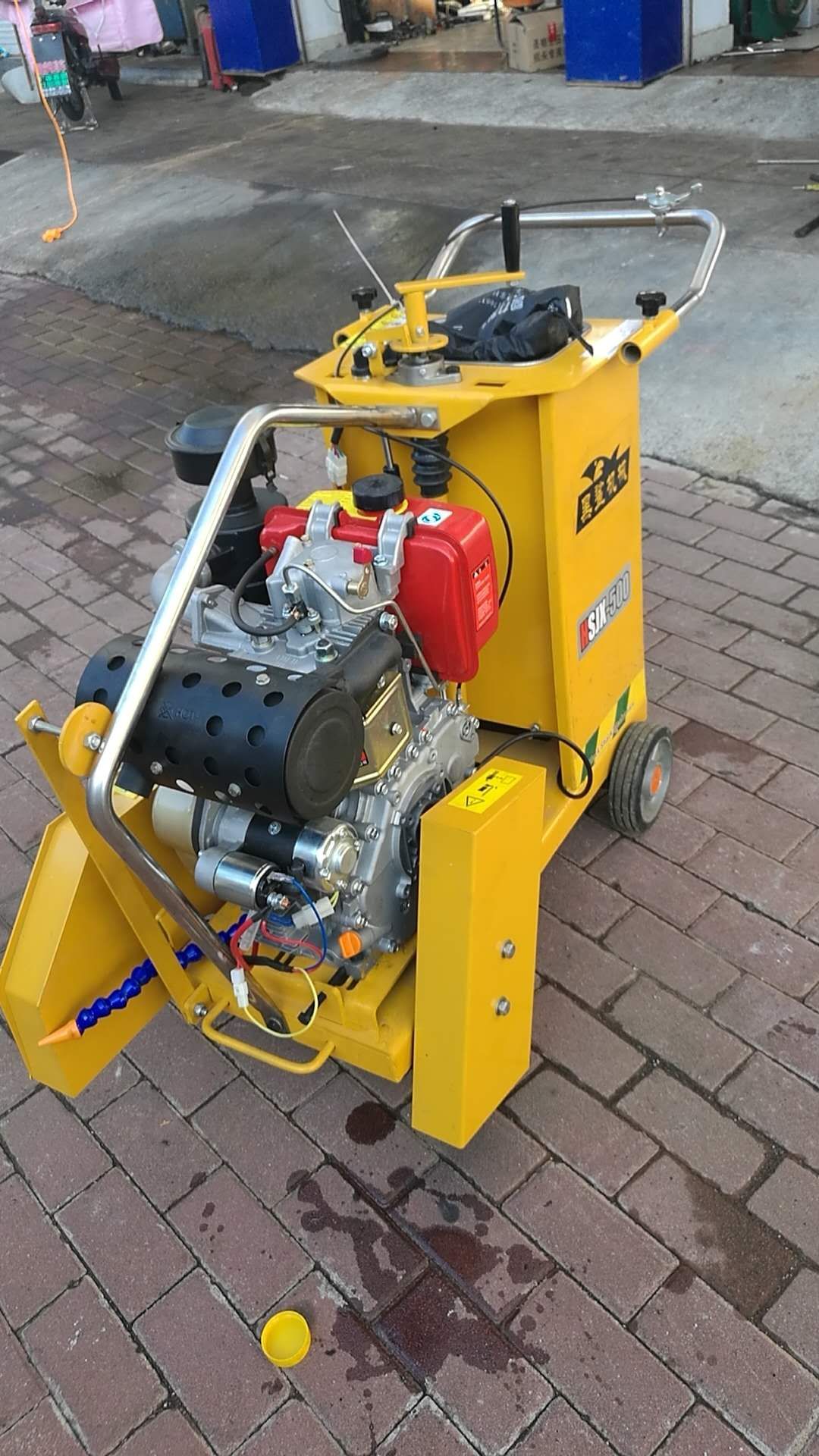 Diesel engine road cutting machine