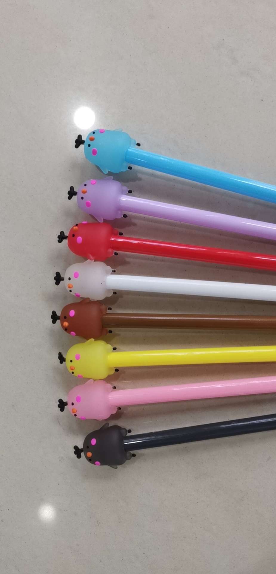 All kinds of shaped gel pens, cartoon-shaped ballpoint pens and ballpoint pens. Specification image