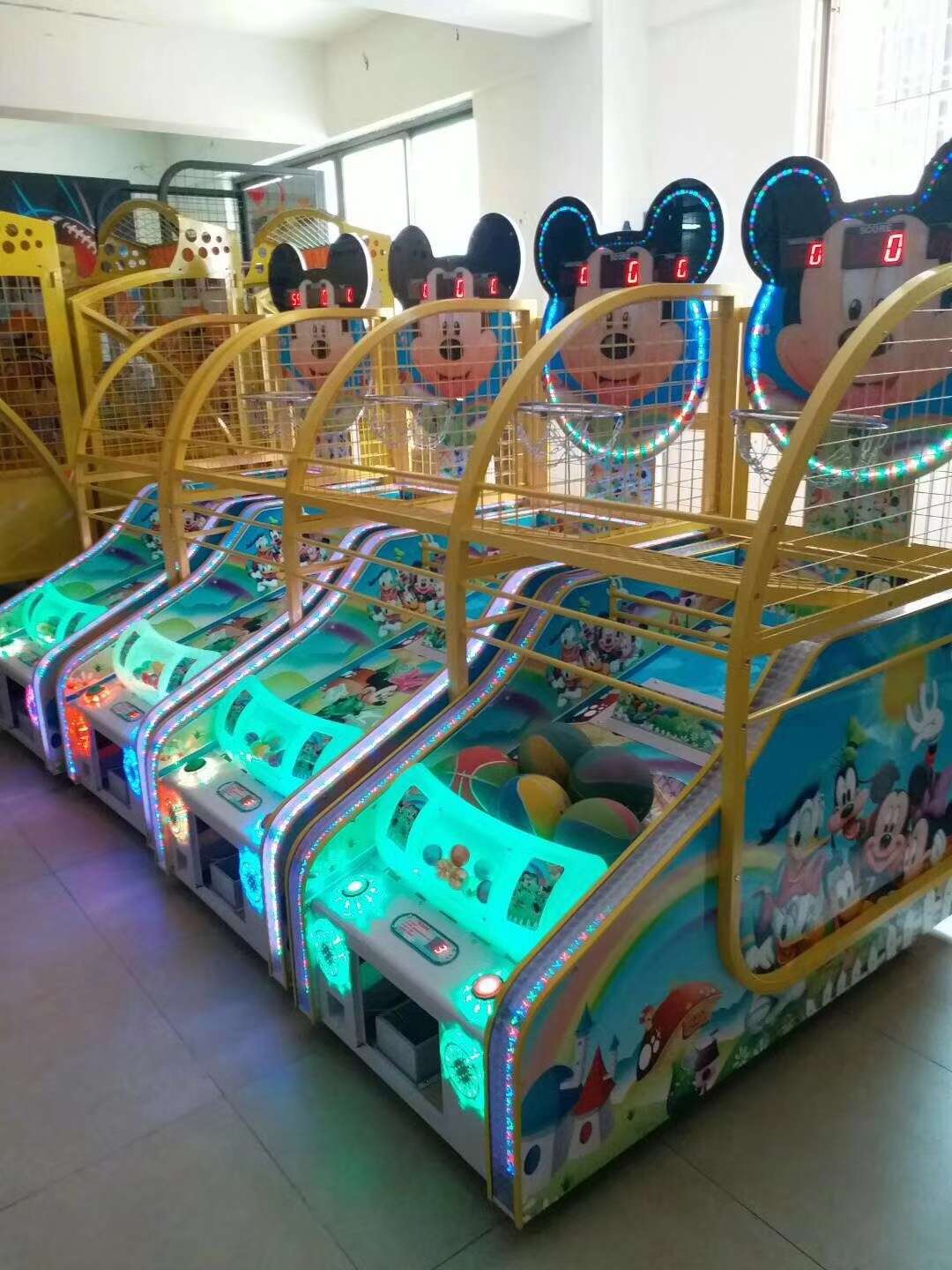 Coin-operated amusement equipment children's basketball machine thumbnail