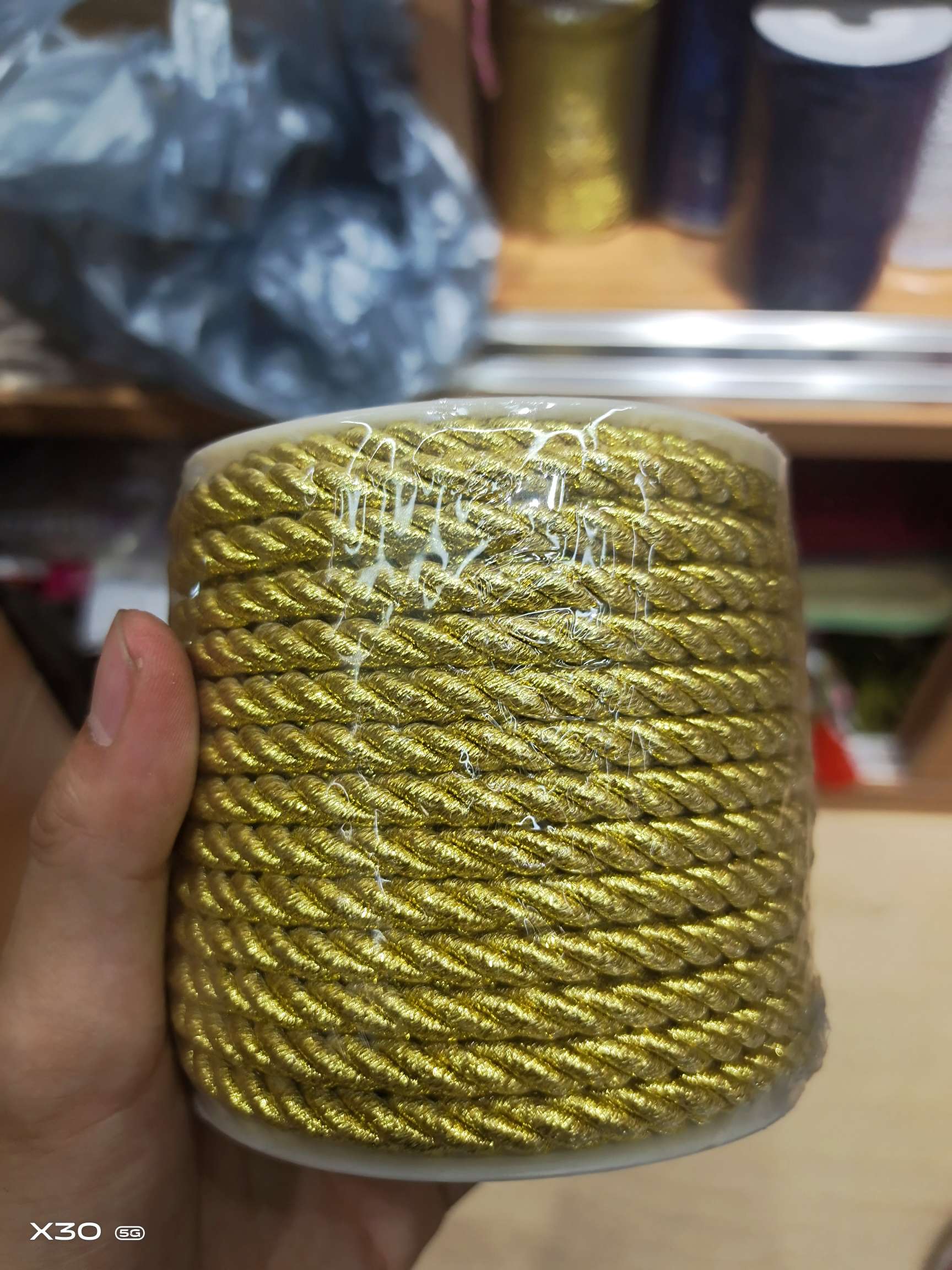 6mm gold thread polyester three-strand rope, clothing accessory rope and decorative rope details Picture