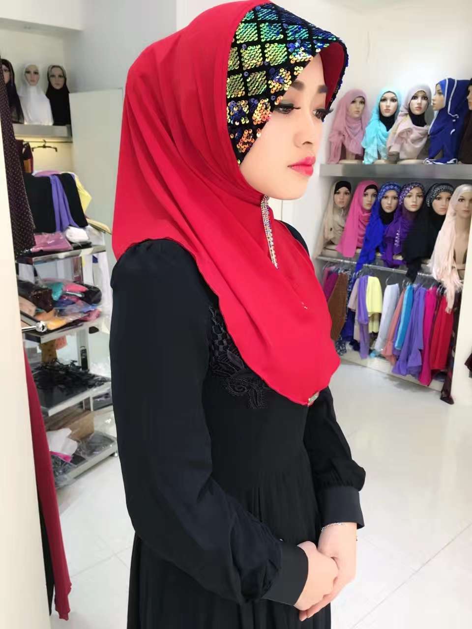 Muslim headscarf manufacturer direct Leica monochrome headscarf hard hat brim with color shingle headscarf Muslim women's headscarf undefined