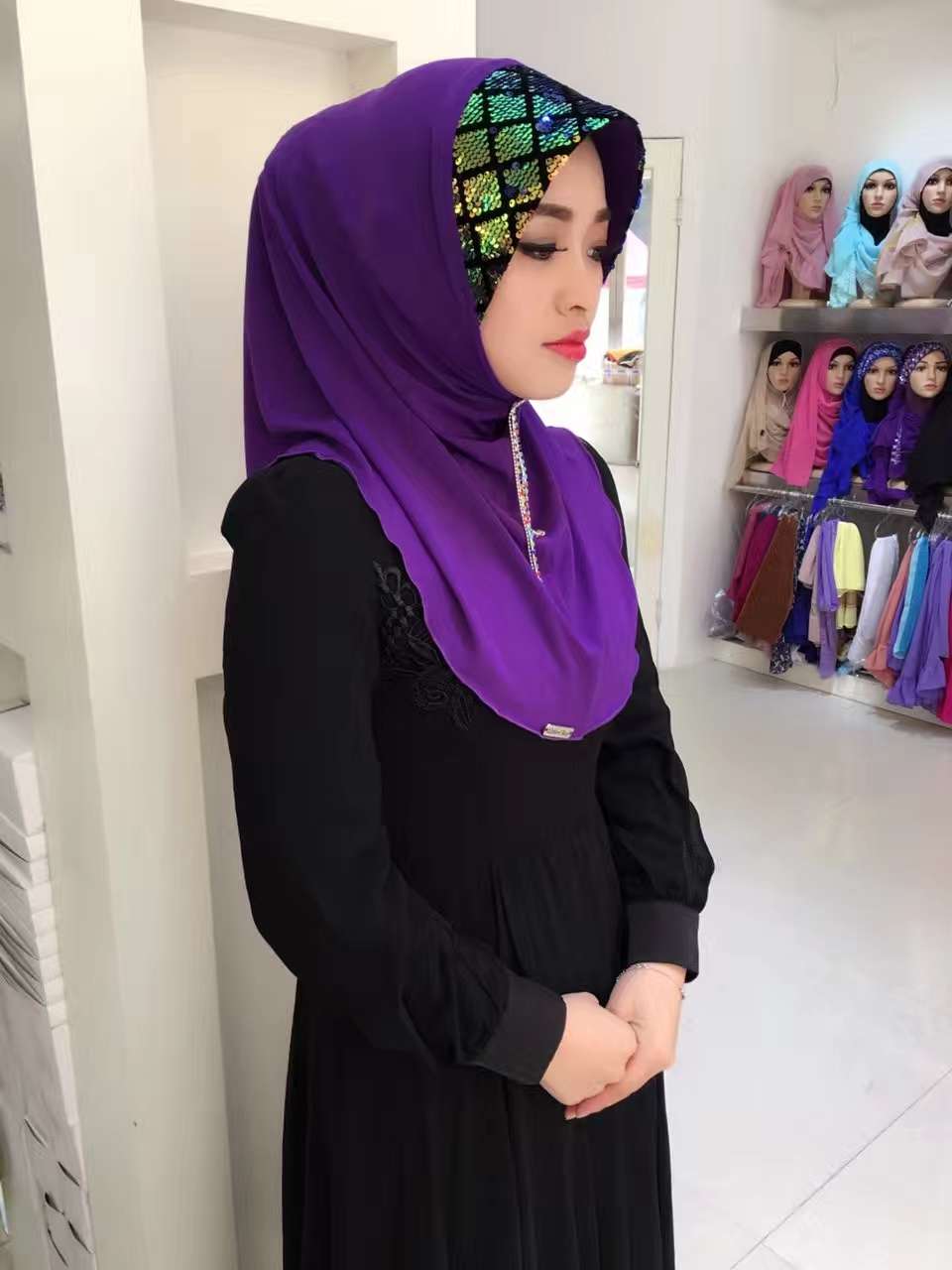 Muslim headscarf manufacturer direct Leica monochrome headscarf hard hat brim with color shingle headscarf Muslim women's headscarf undefined