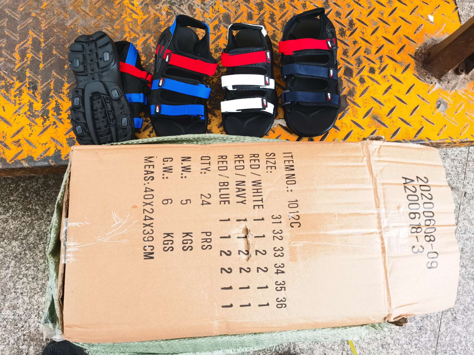 男女通用游泳鞋溯溪鞋 轻便透气居家拖鞋沙滩袜瑜伽鞋防滑速干 1012