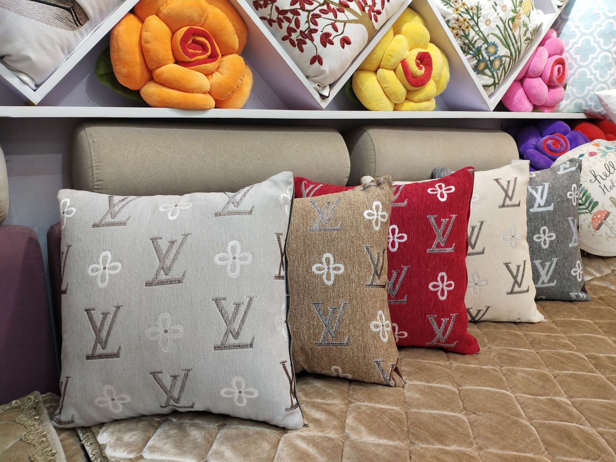 Geometric, simple and modern sofa backrest, car throw pillow, office cushion undefined