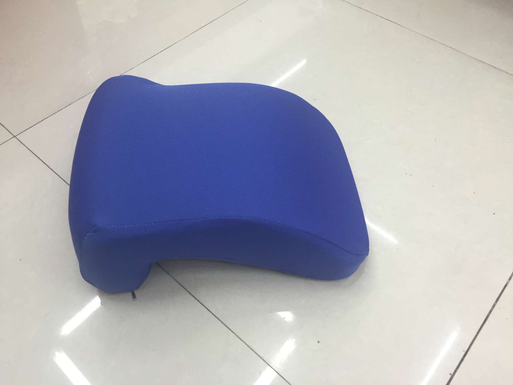 记忆棉午睡枕   办公室午休   学生中午午睡之选