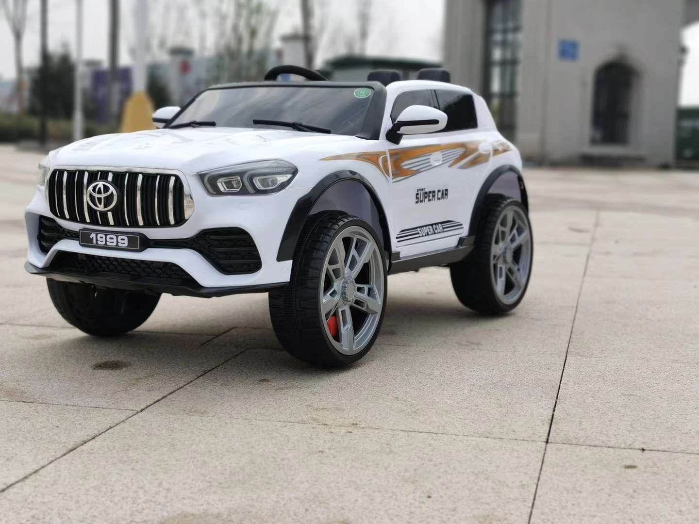 Children sway, remote control car