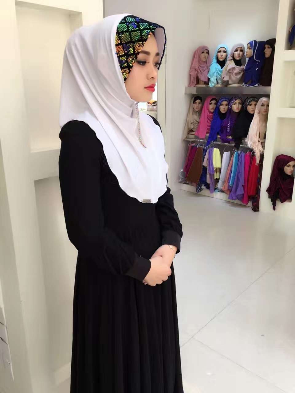 Muslim headscarf manufacturer direct Leica monochrome headscarf hard hat brim with color shingle headscarf Muslim women's headscarf Specification drawing