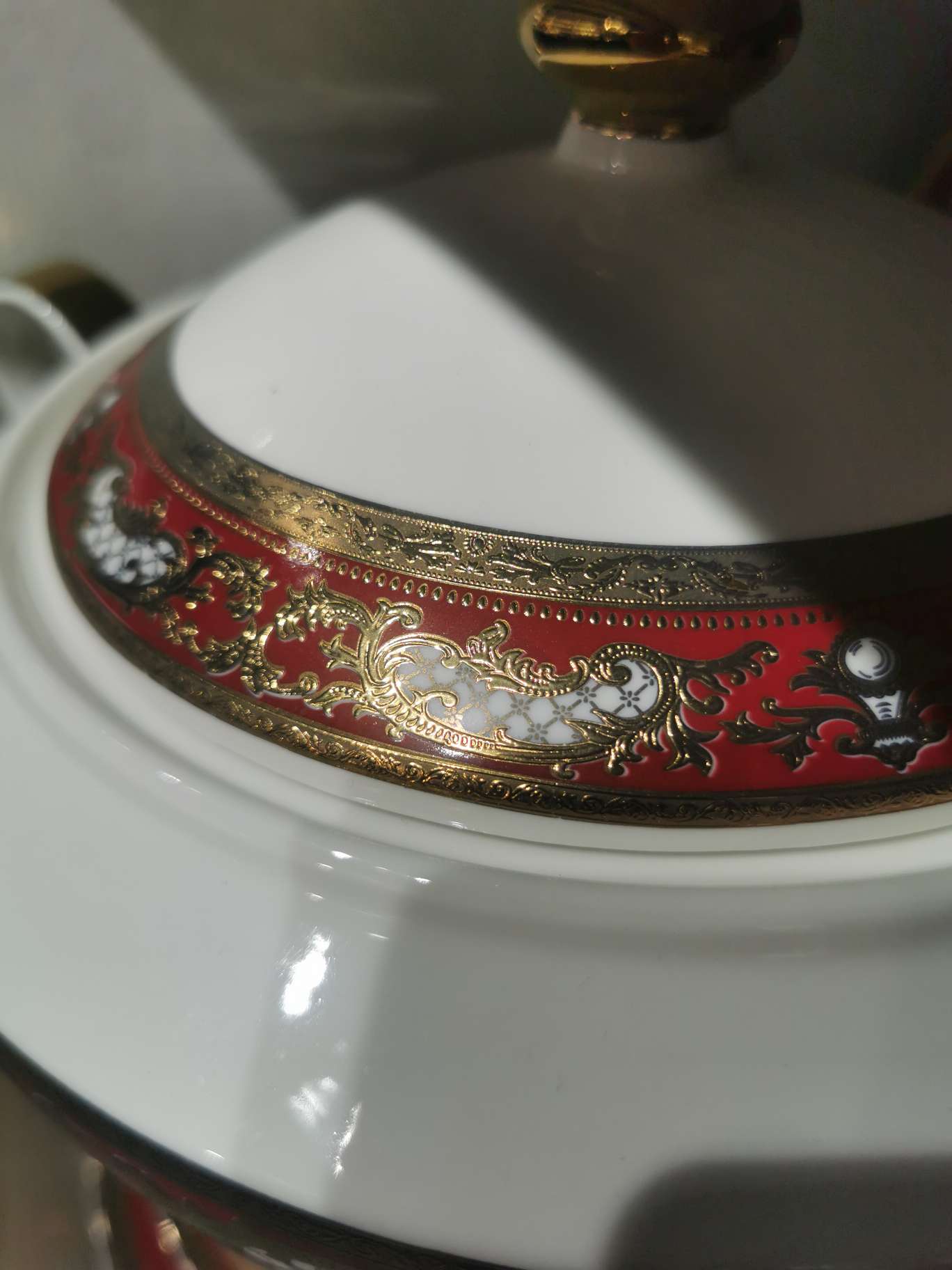 124 pieces of relief gilded bone China Western tableware Application Scenario