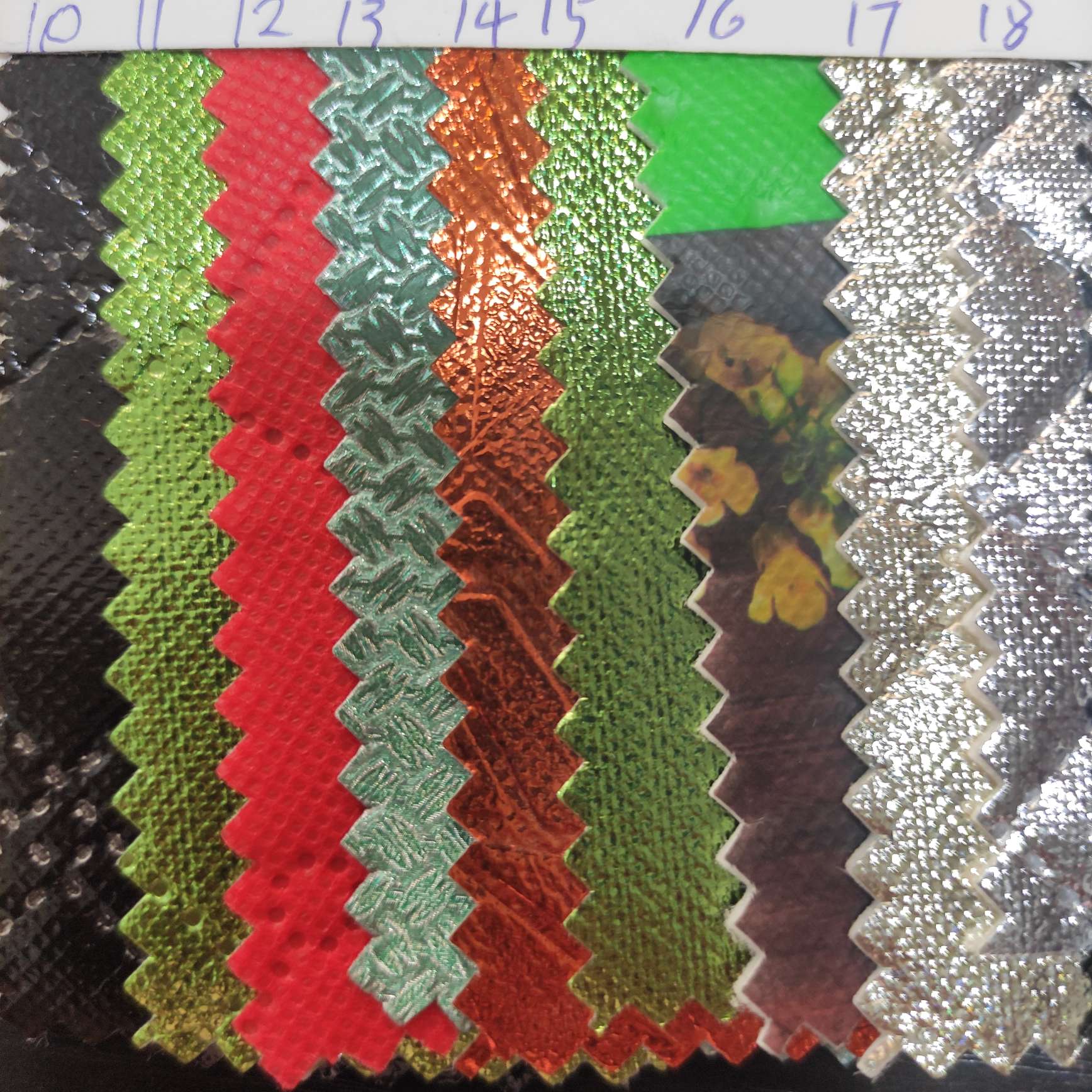 Aluminum film in large stock, high, medium and low grade leather fabric factory direct sales, hot-selling new styles