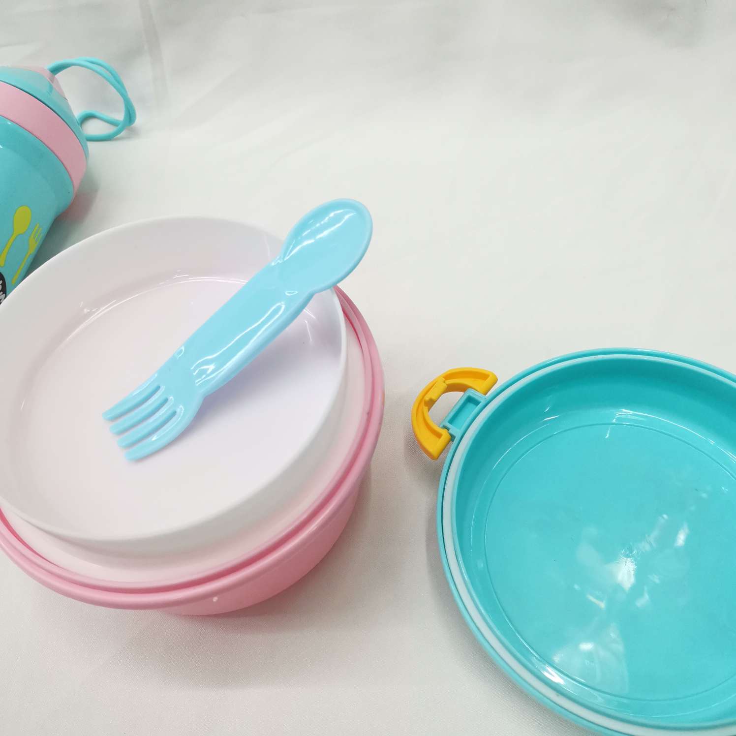 Round two - story children's lunch box set with cups