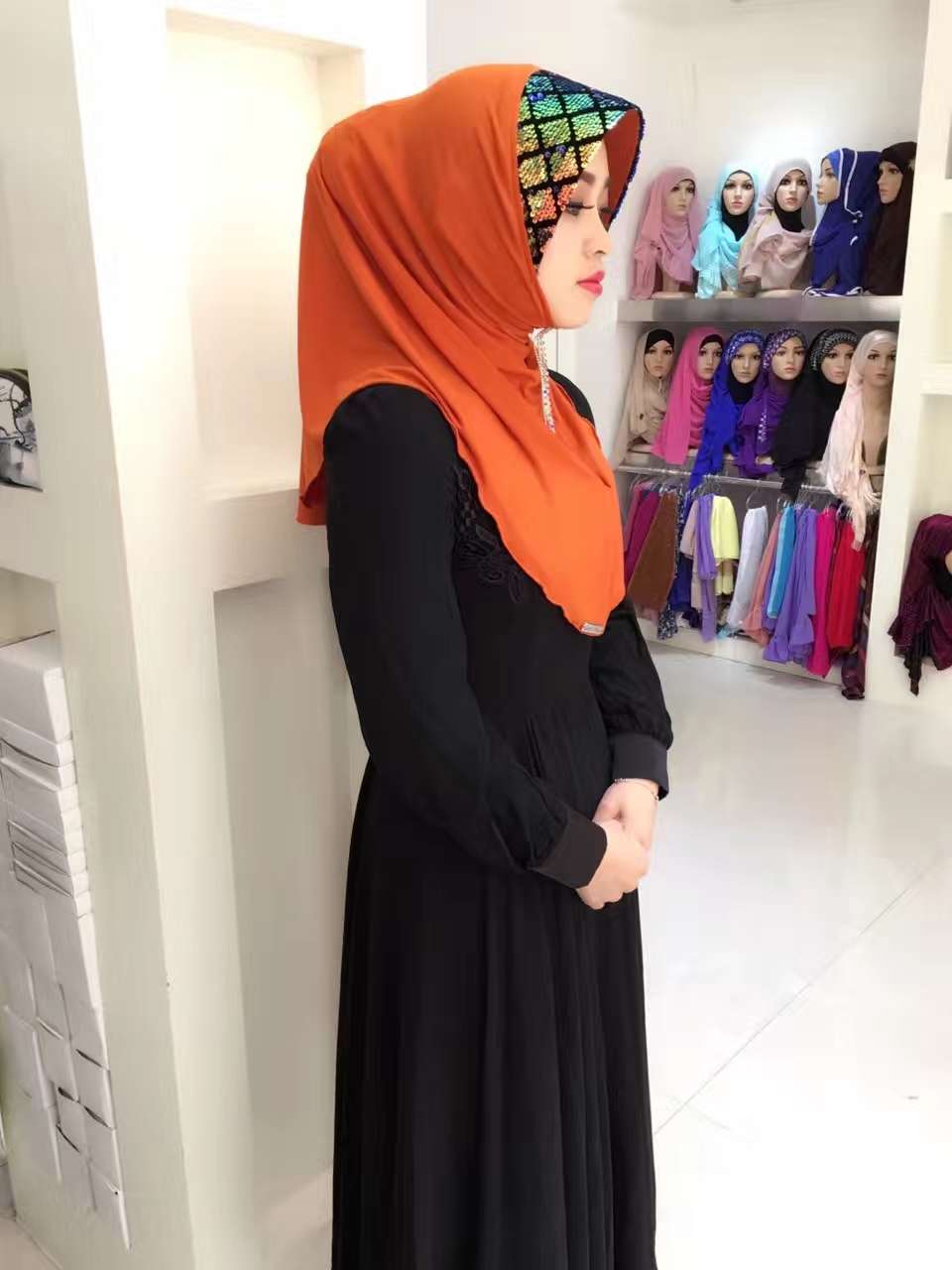 Muslim headscarf manufacturer direct Leica monochrome headscarf hard hat brim with color shingle headscarf Muslim women's headscarf undefined