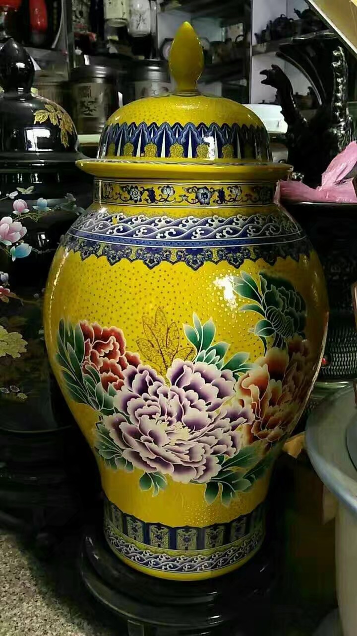 50Jin ceramic rice jar thumbnail