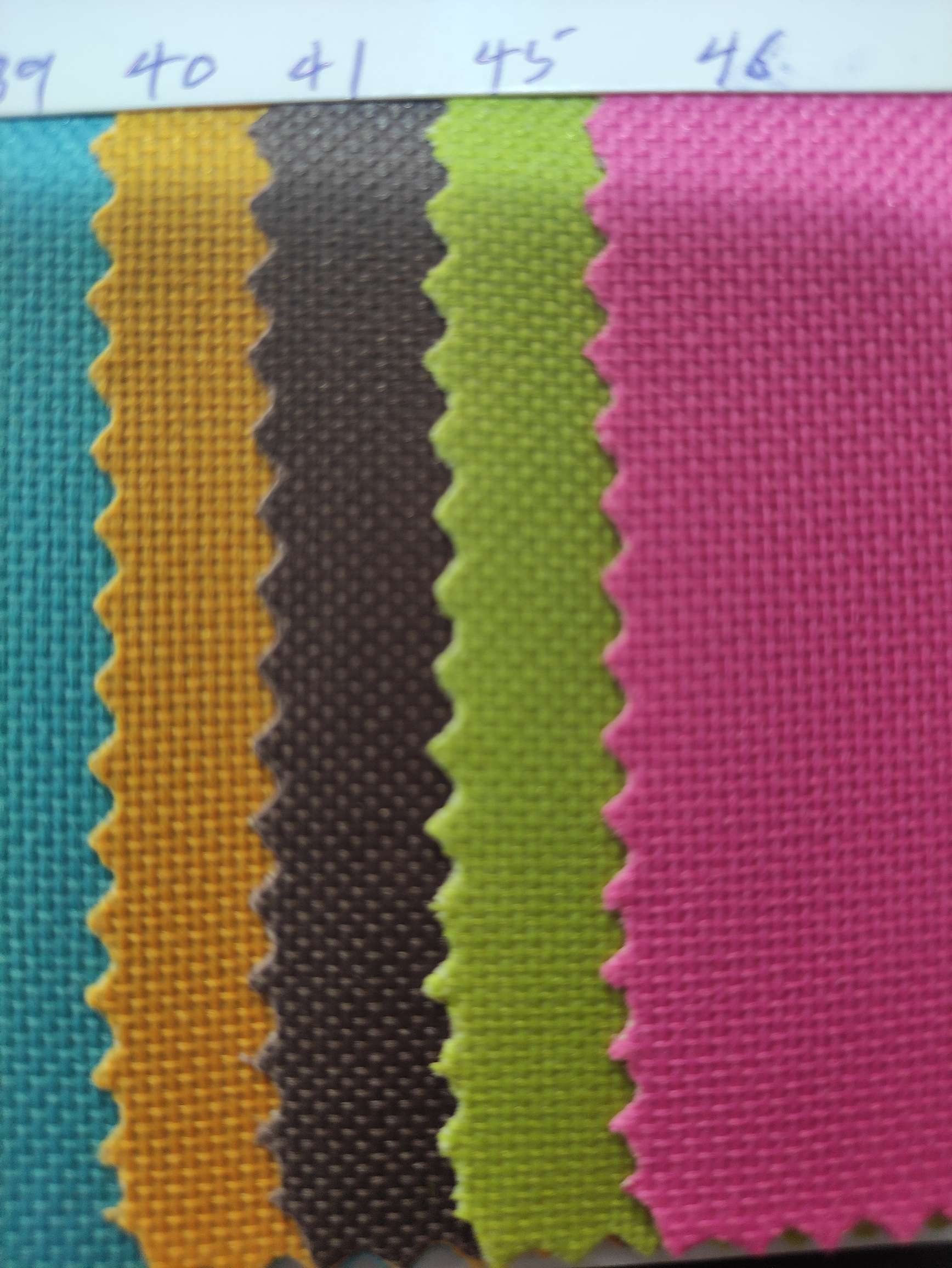 600D Niujing offers a large quantity of high, medium and low-grade leather fabrics in stock, direct sales from the manufacturer, and popular new styles details Picture