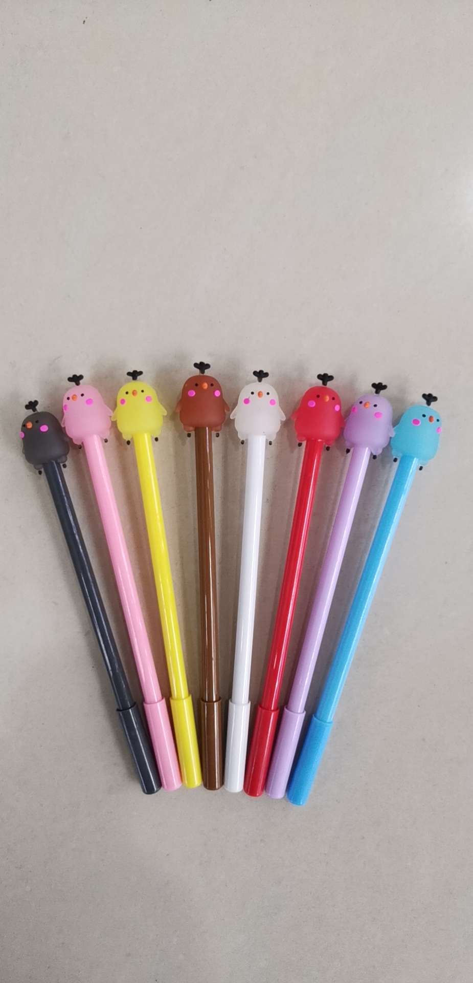 All kinds of shaped gel pens, cartoon-shaped ballpoint pens and ballpoint pens. Application Scenario