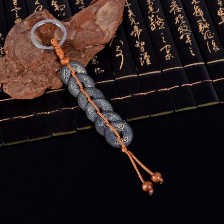 Creative street stall goods: copper coins, five-emperor coins, keychains, straight-lined six-emperor coins, in stock and dispatched by the manufacturer details Picture