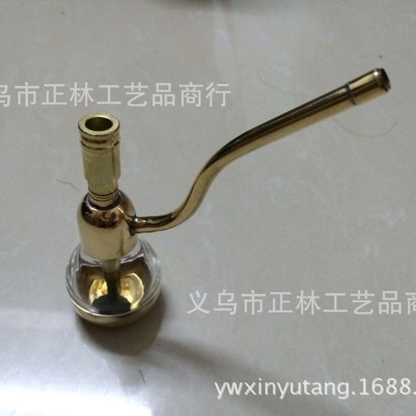 Old-fashioned pipe creative smoking accessories, filtering water pipe kettles, in stock for wholesale Application Scenario