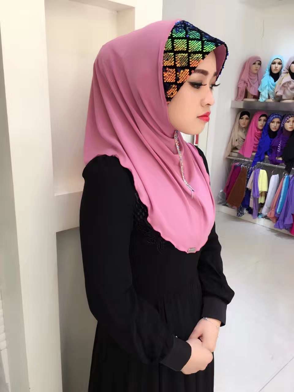 Muslim headscarf manufacturer direct Leica monochrome headscarf hard hat brim with color shingle headscarf Muslim women's headscarf undefined