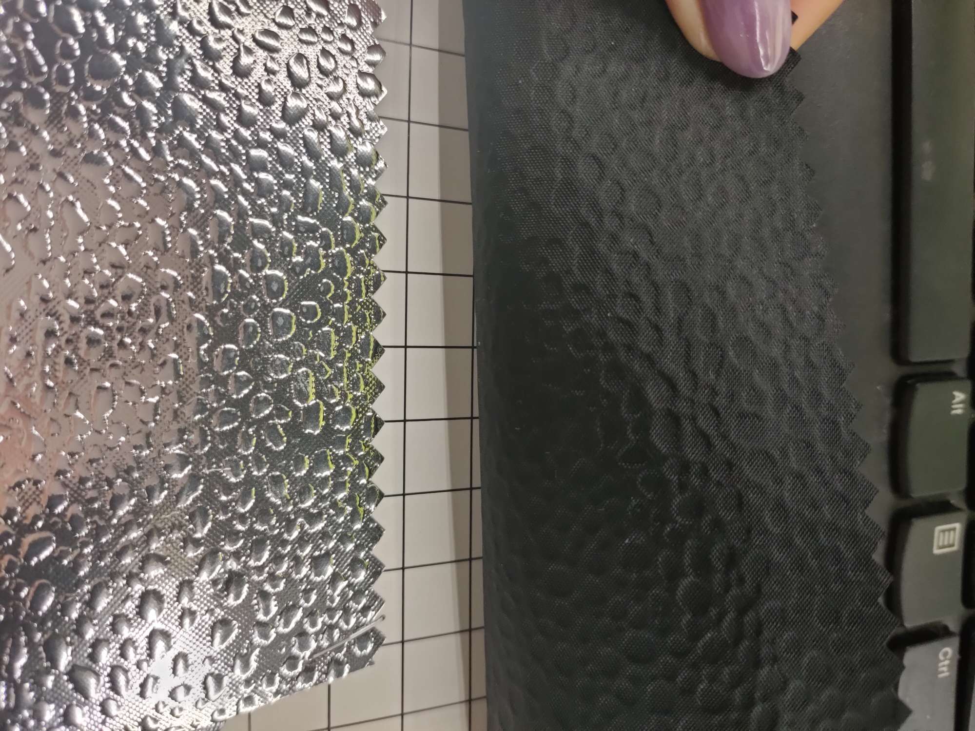 现货供应耐磨烫金烫银面料直播装饰背景布舞台幕布 婚庆装饰金色布料  幻彩镭射演出服箱包烫金面料细节图