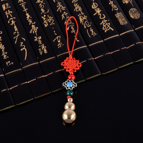 Creative street stall goods, all-copper keychains and copper gourd pendants in stock and wholesale from the manufacturer undefined