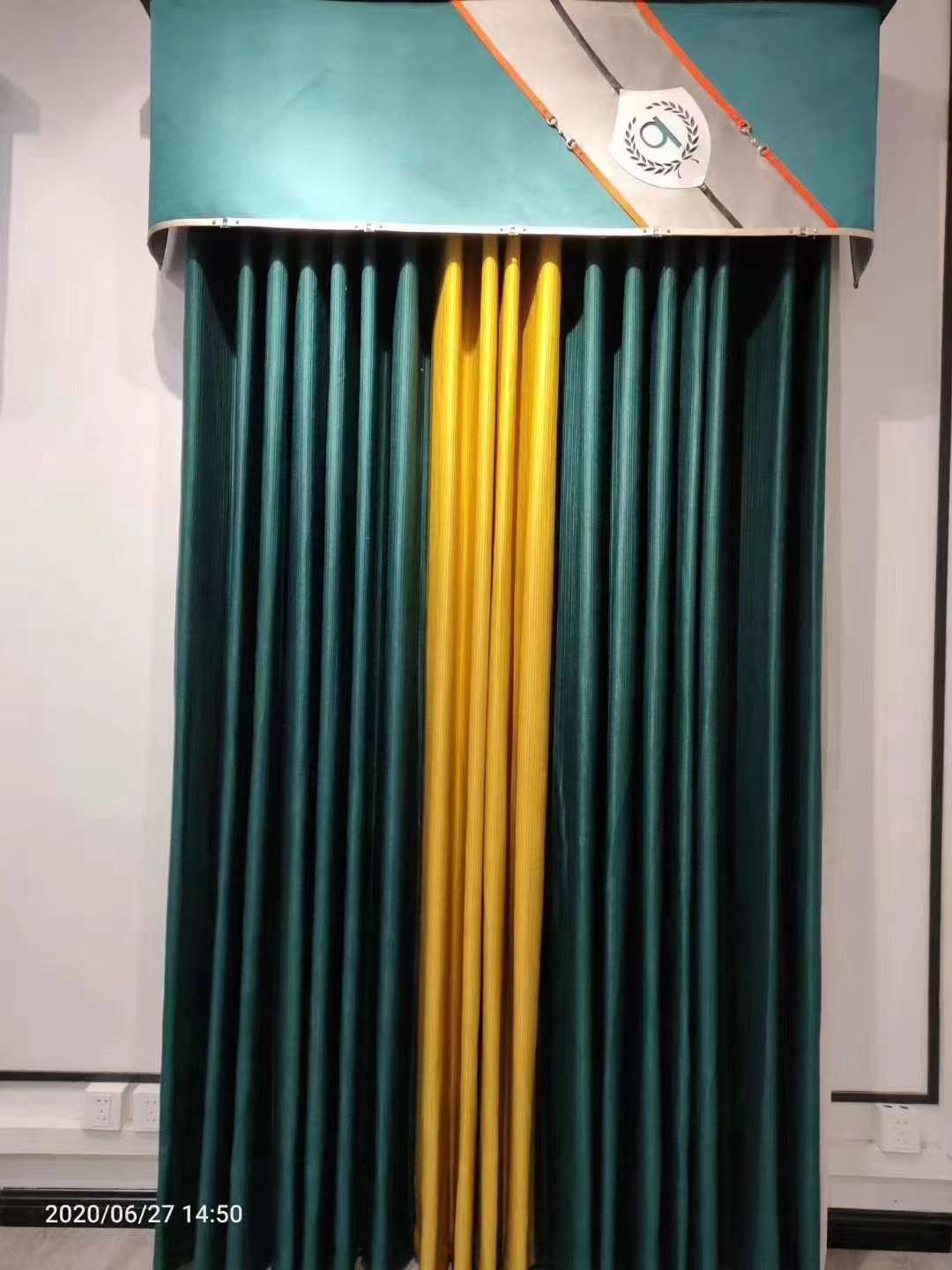 新款厂家直销可零售批发-----浪里金条