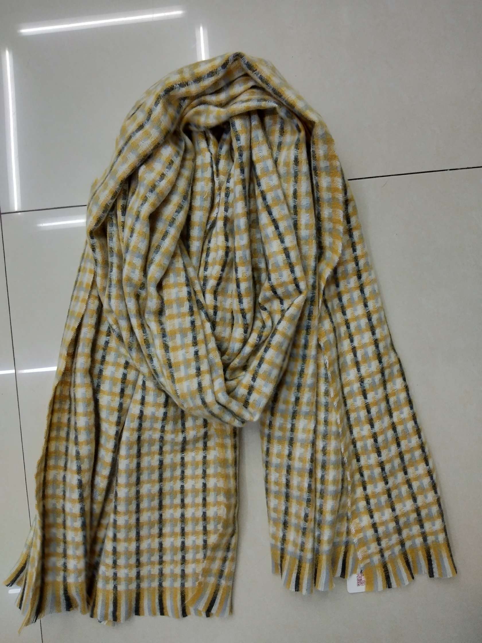Small Checkered Short Beard Long Scarf For Men And Women full figure