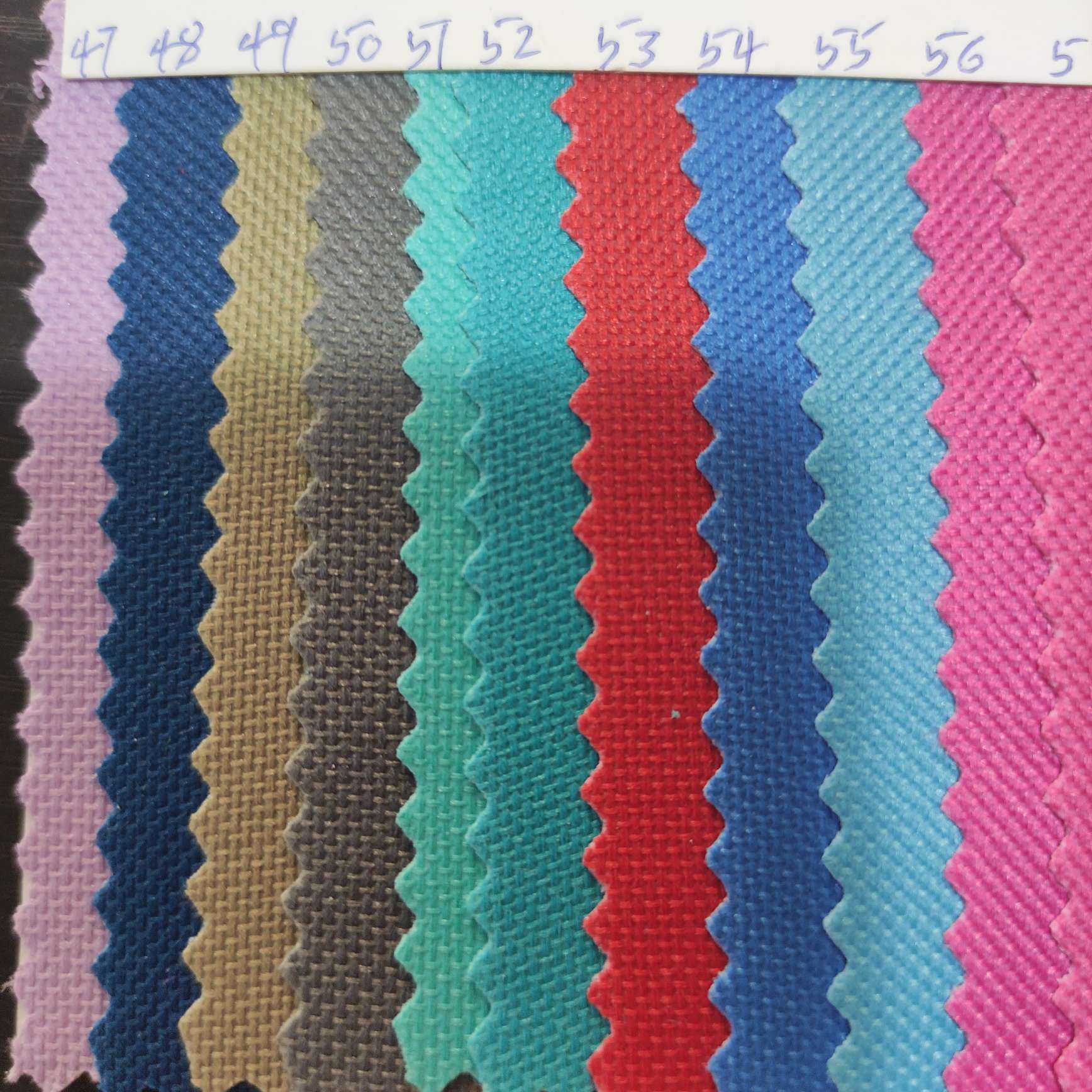 600a4 is a large stock of high, medium and low-grade leather fabrics. Factory direct sales of popular new styles