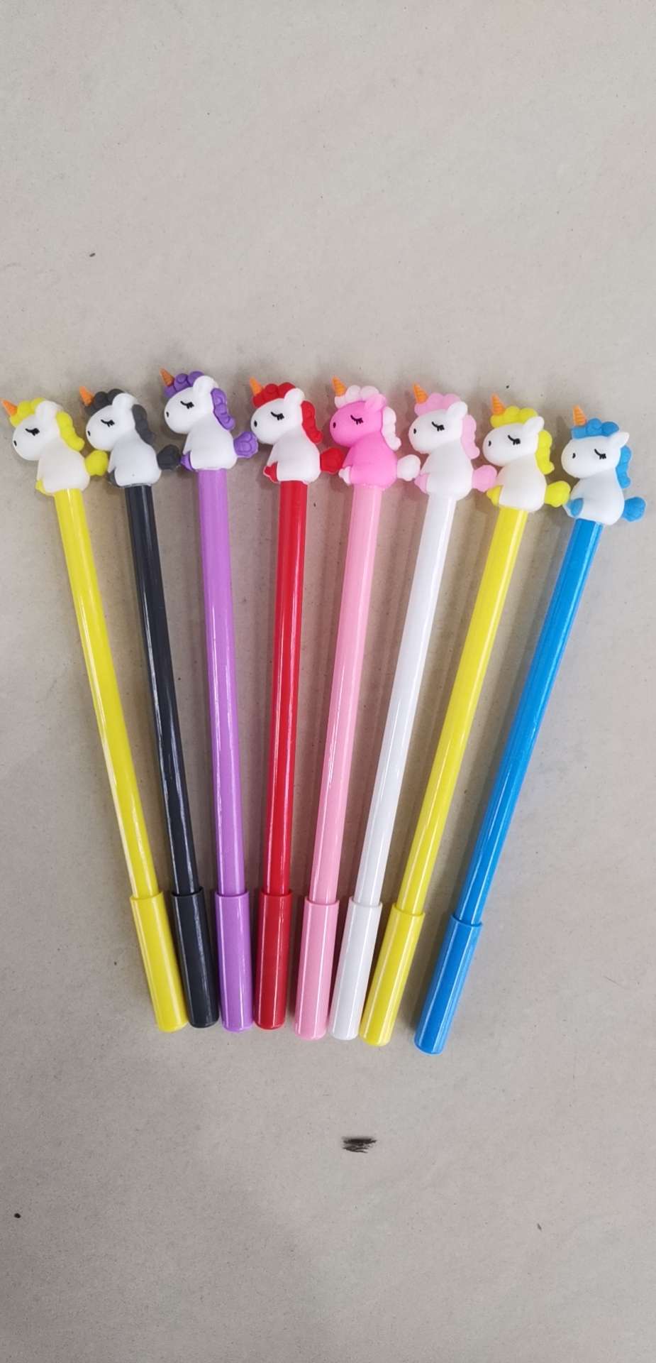 All kinds of shaped gel pens, cartoon-shaped ballpoint pens and ballpoint pens. undefined