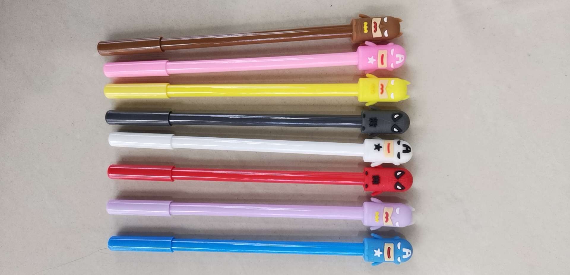 All kinds of shaped gel pens, cartoon-shaped ballpoint pens and ballpoint pens. undefined