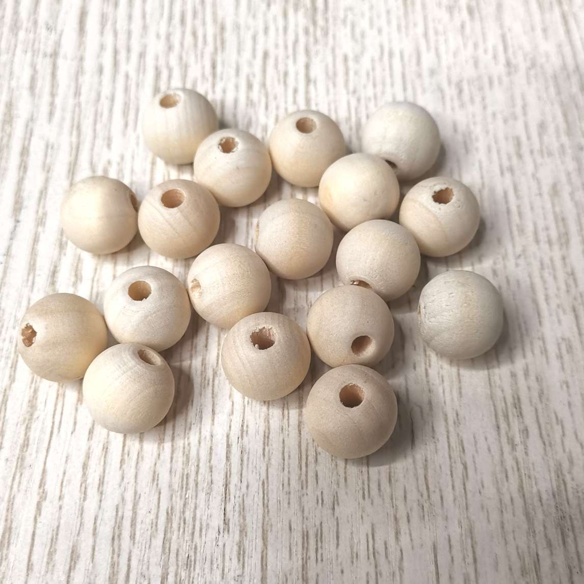 纯天然木制有孔木珠细节图