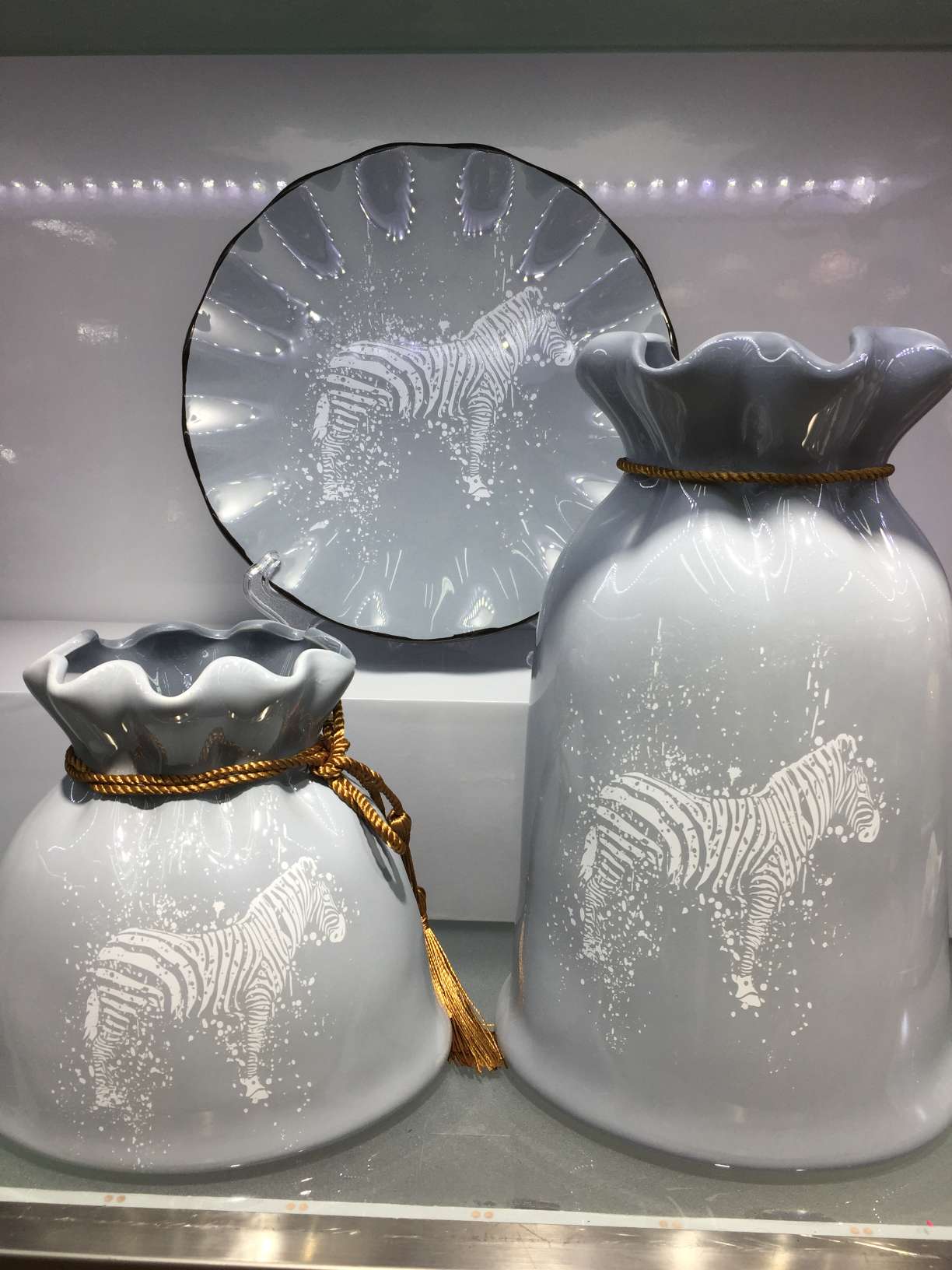 A three-piece vase set thumbnail