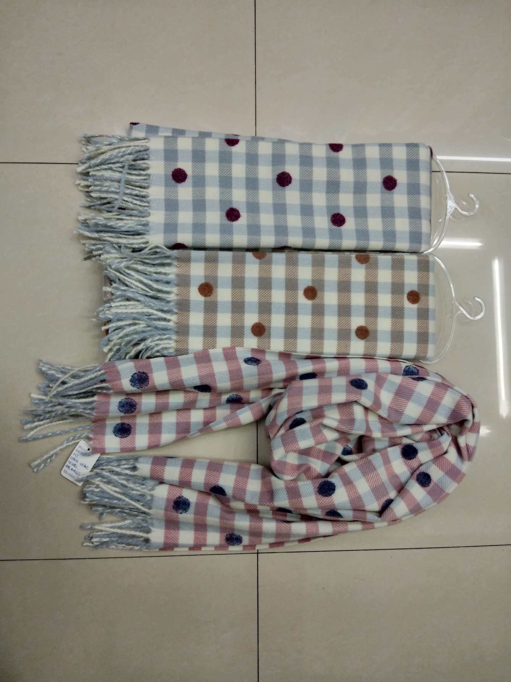 Women's Cashmere Scarf With Plaid Polka Dot Cut