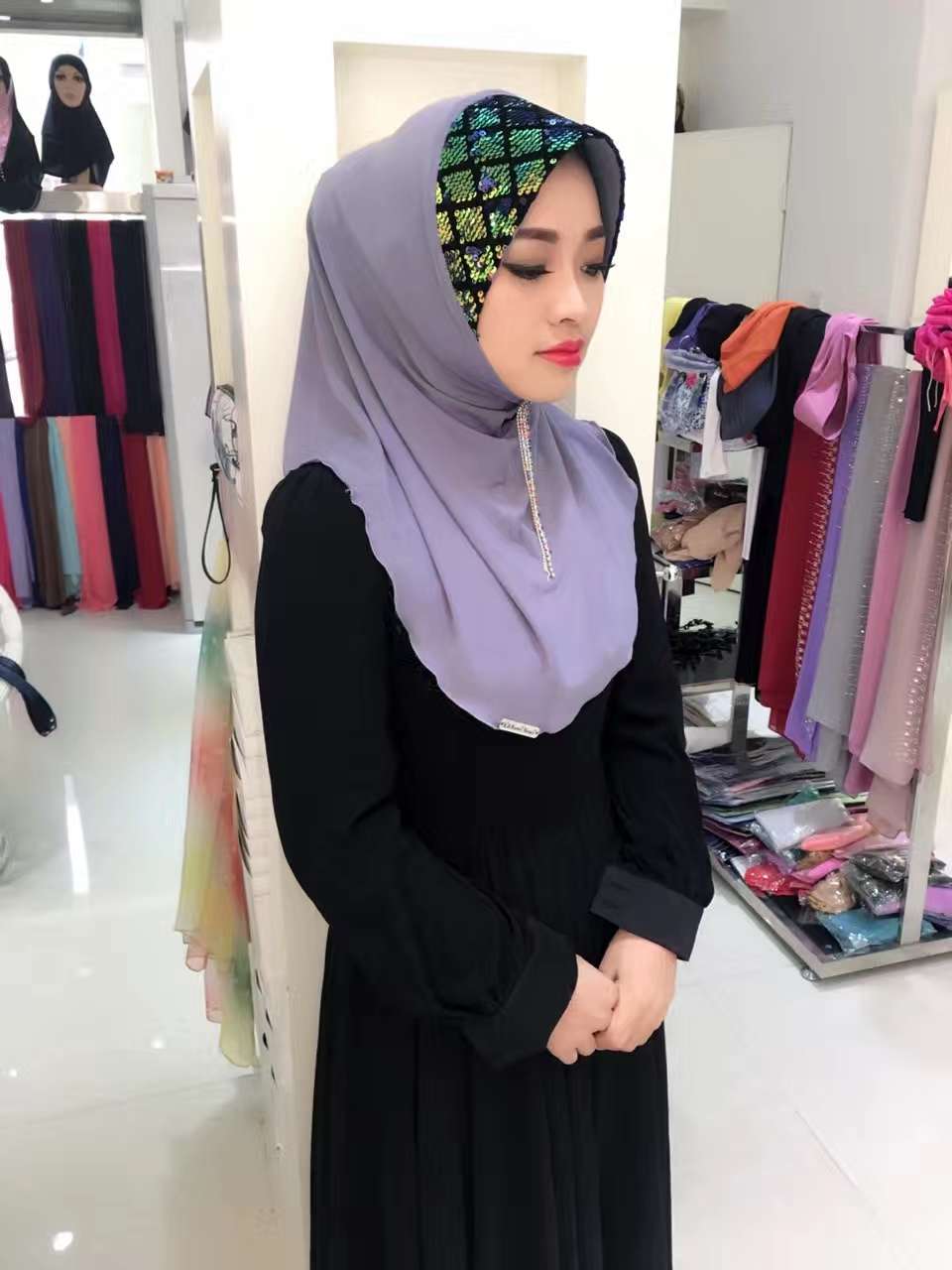 Muslim headscarf manufacturer direct Leica monochrome headscarf hard hat brim with color shingle headscarf Muslim women's headscarf Item Picture