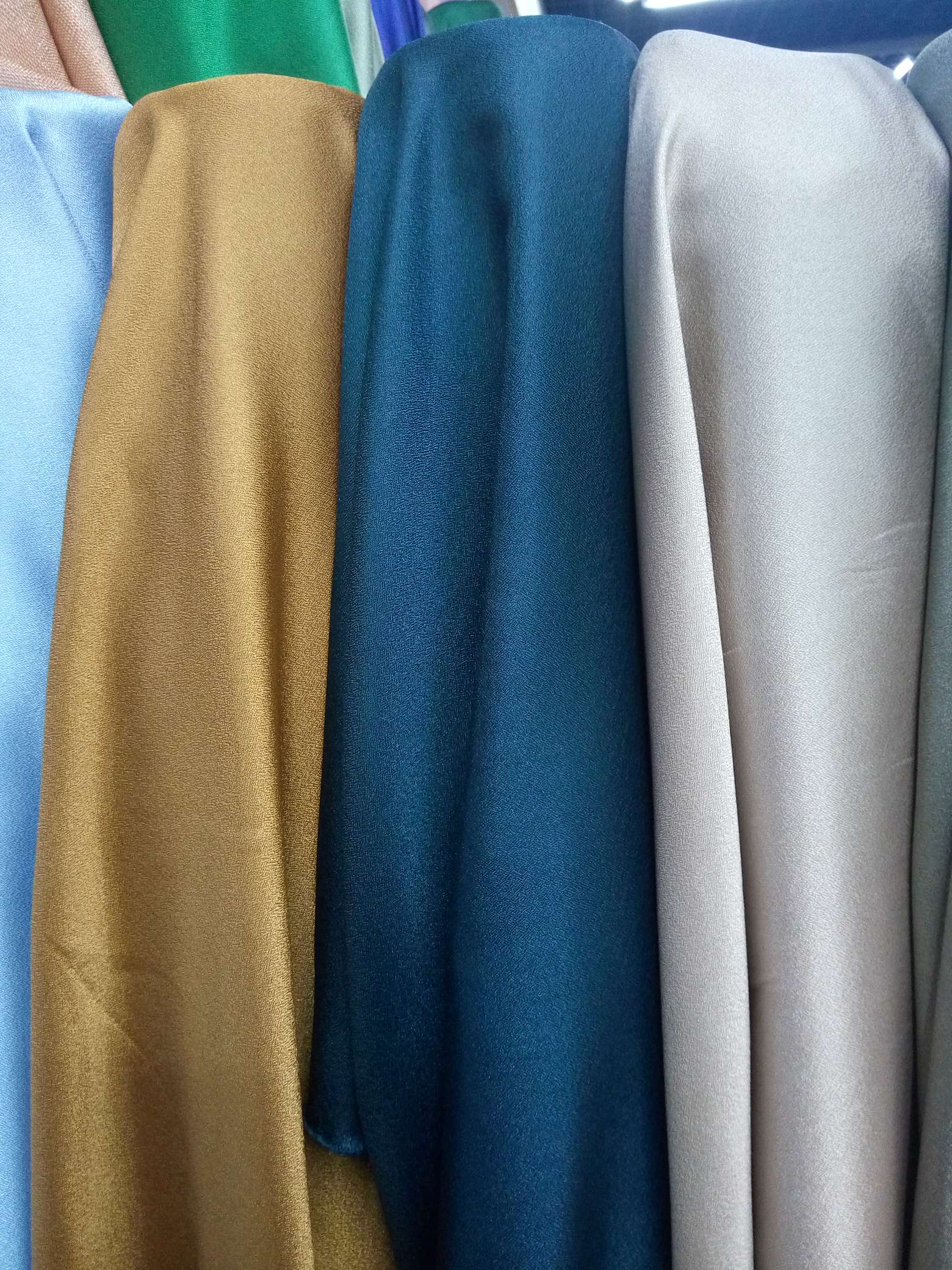 Shiny silk linen