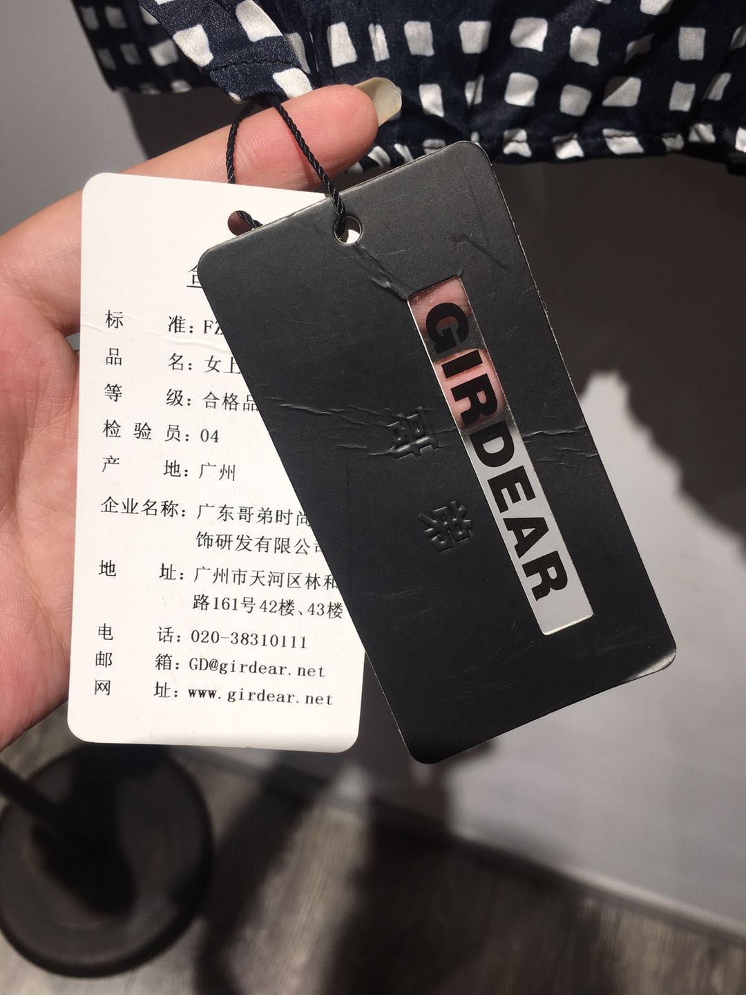 女式T恤实物图
