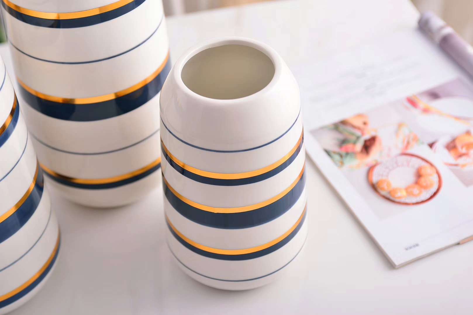 852简约现代蓝描金色陶瓷花瓶花器三件套软装家居工艺品摆件花店资材白底实物图