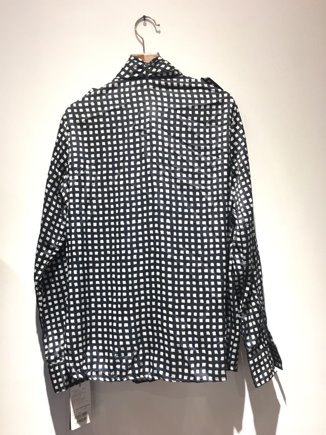 格子女上衣产品图