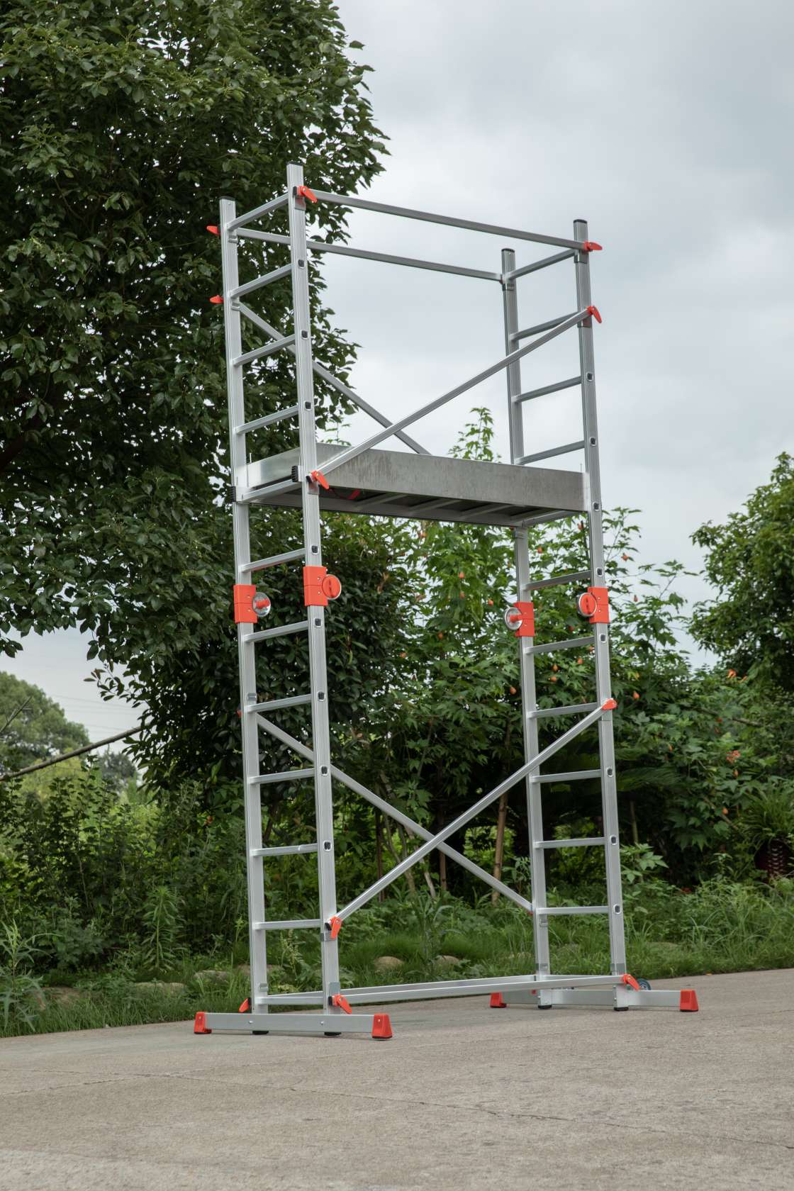 多功能折叠铝合金快装脚手架移动便携工程装修爬梯子家庭工作平台