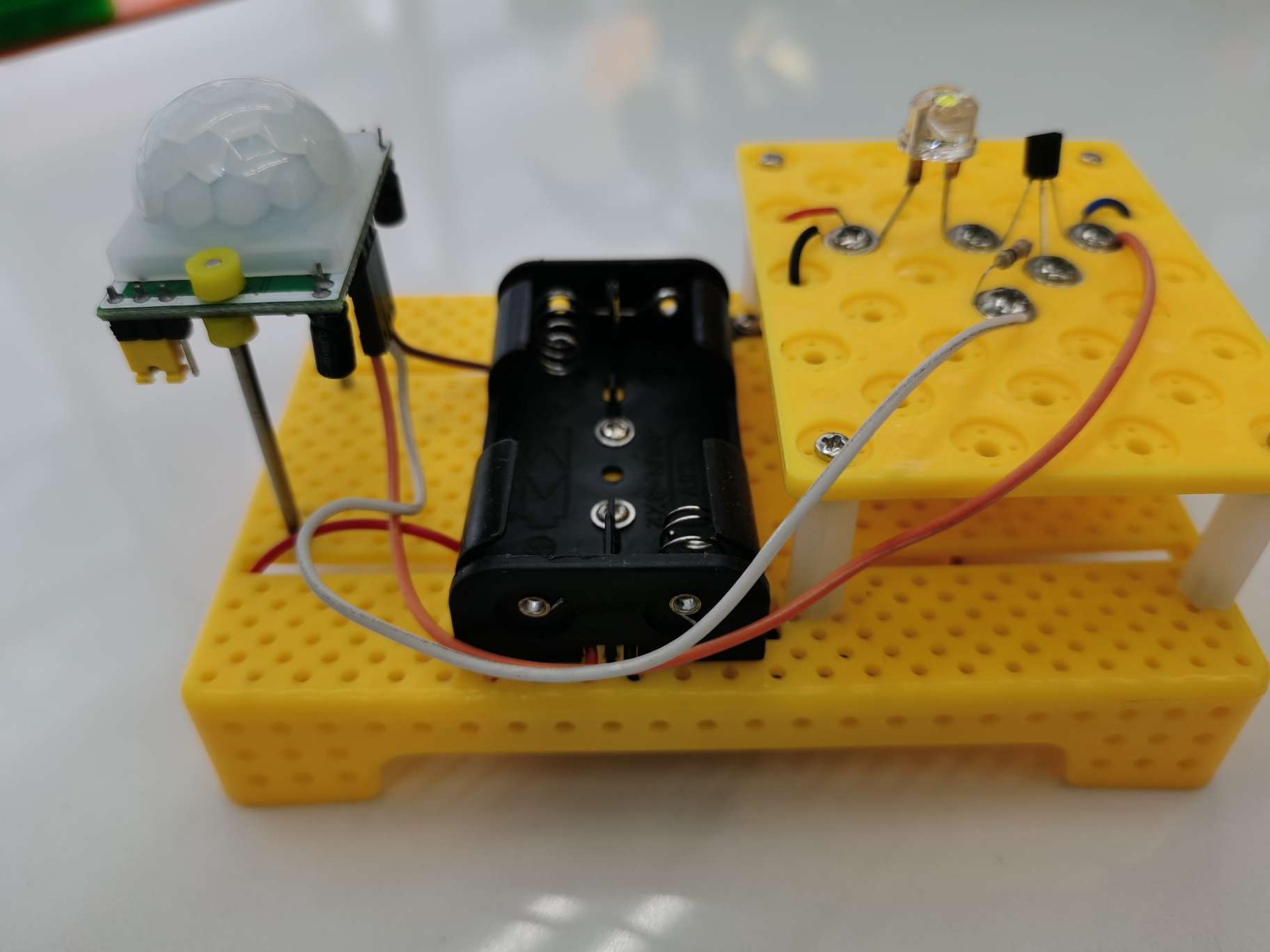 照明/模型玩具望远镜/磁铁/金属瞄具/钢尺产品图