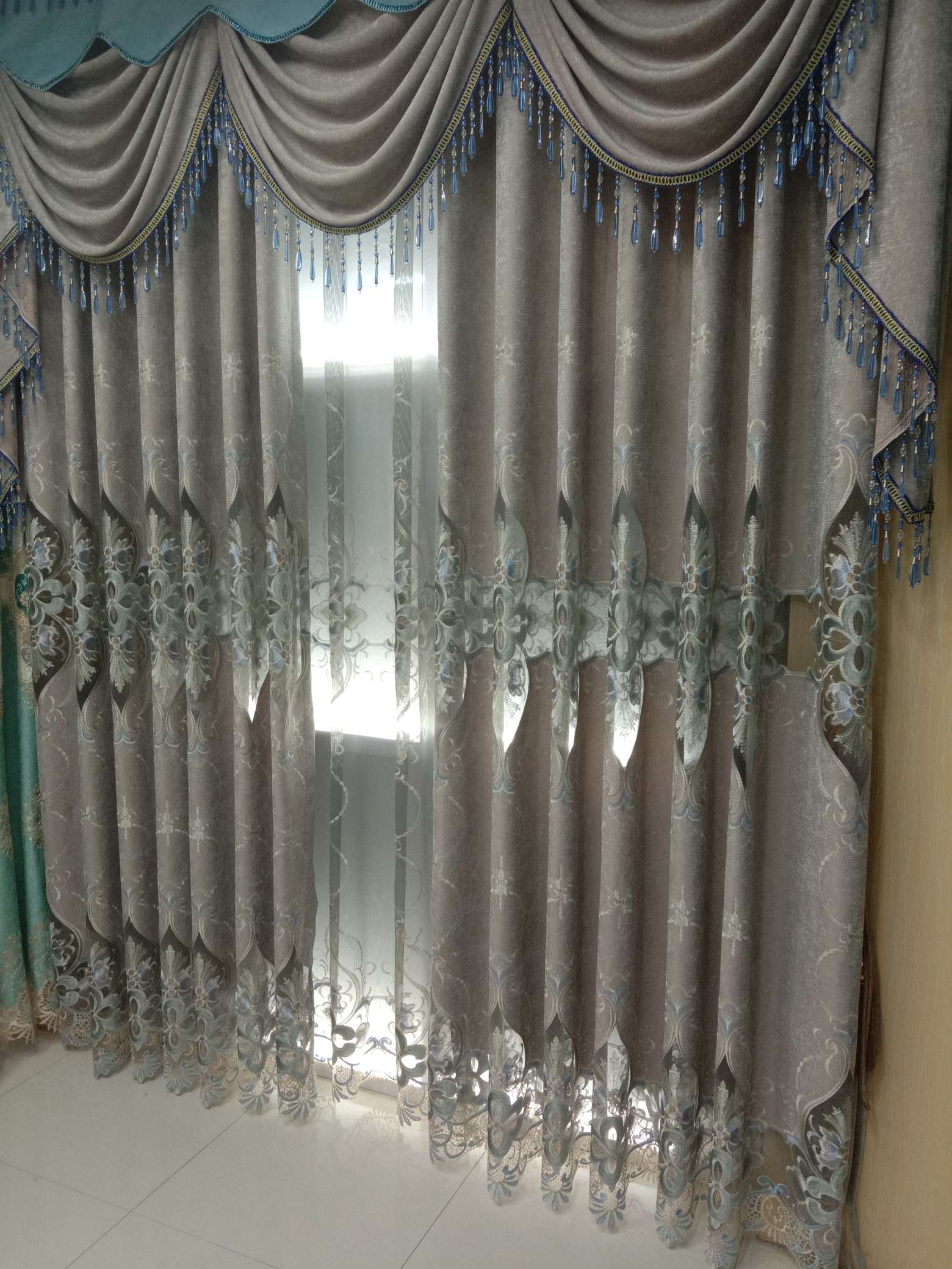 New style factory direct sales available for retail and wholesale of Kaxenier hollowed-out European-style curtains undefined